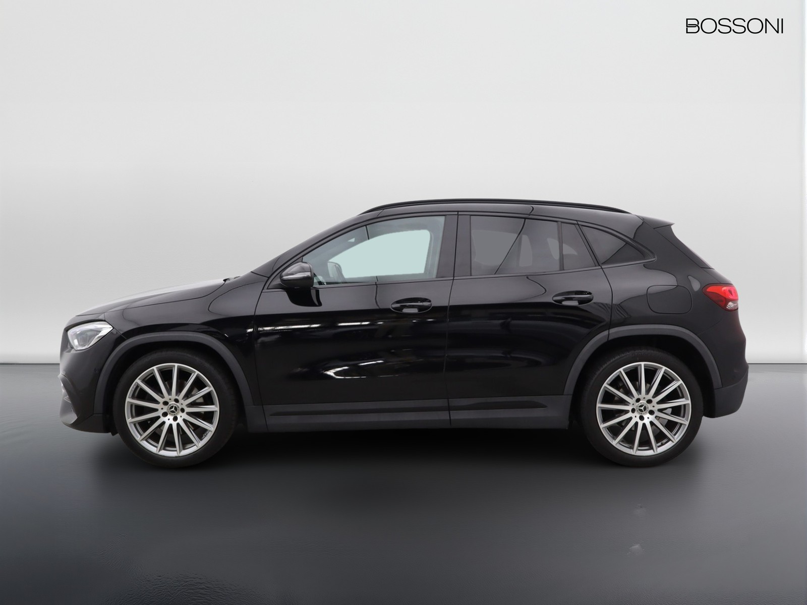 3 - Mercedes GLA 200 d premium 4matic 8g-dct