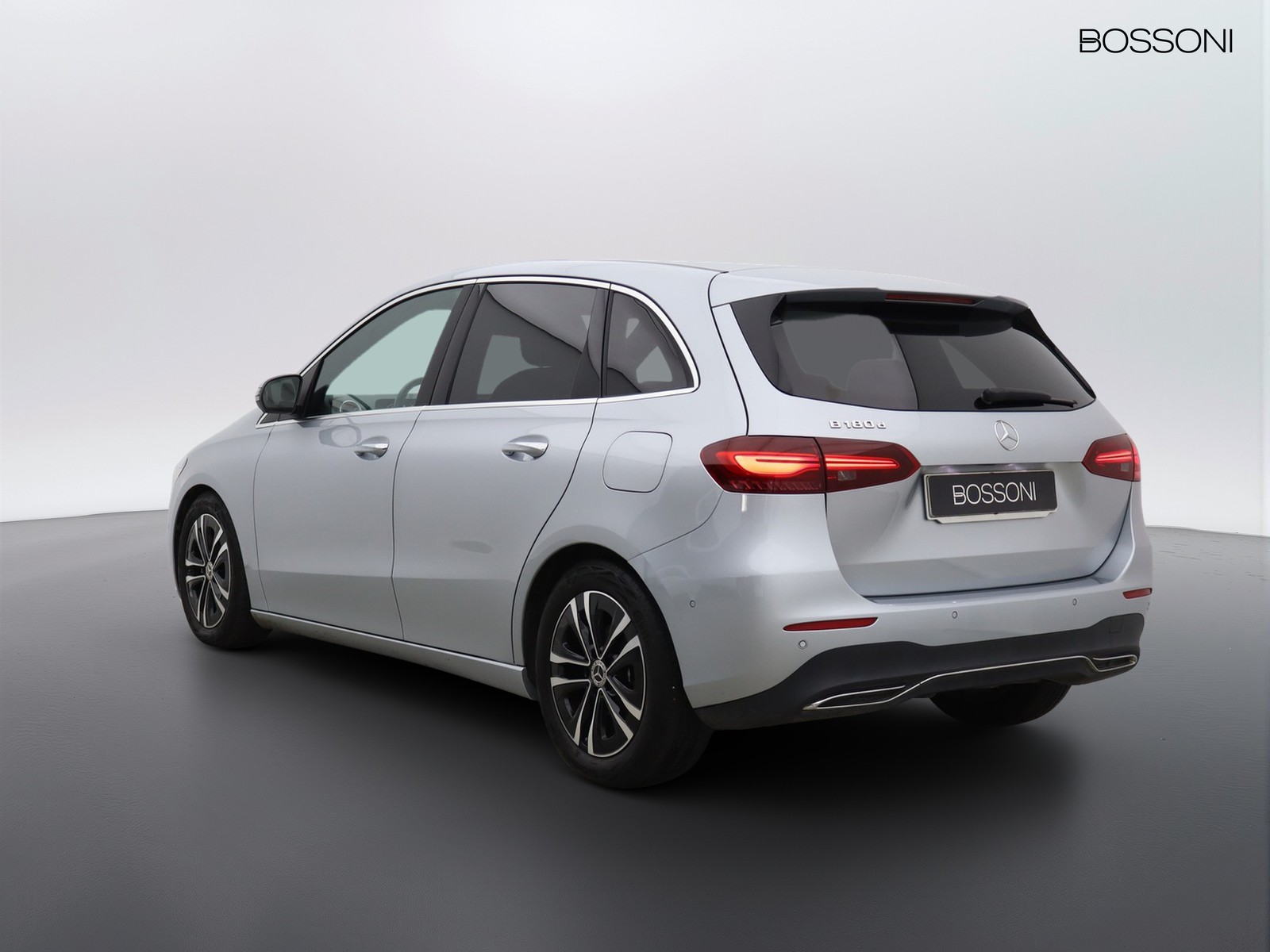 5 - Mercedes Classe B 180 d street edition 8g-dct
