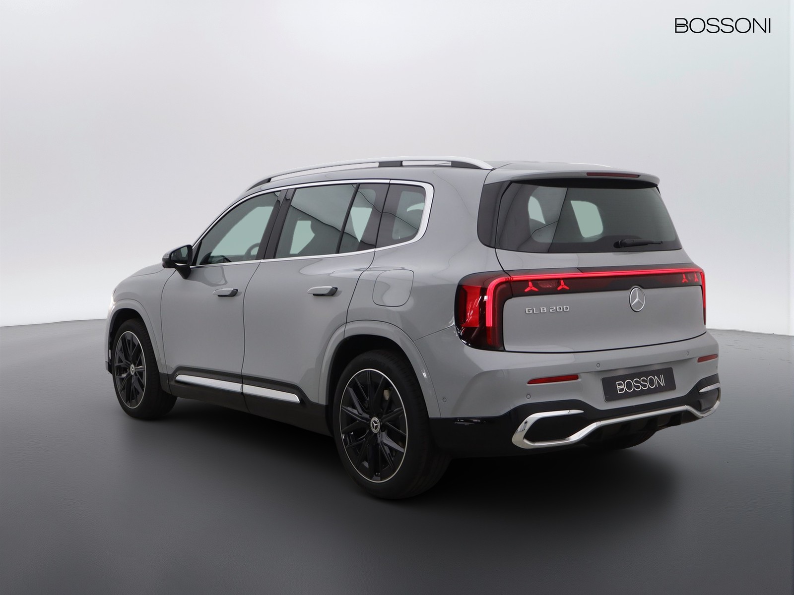 5 - Mercedes GLB 200 advanced plus 8g-edct