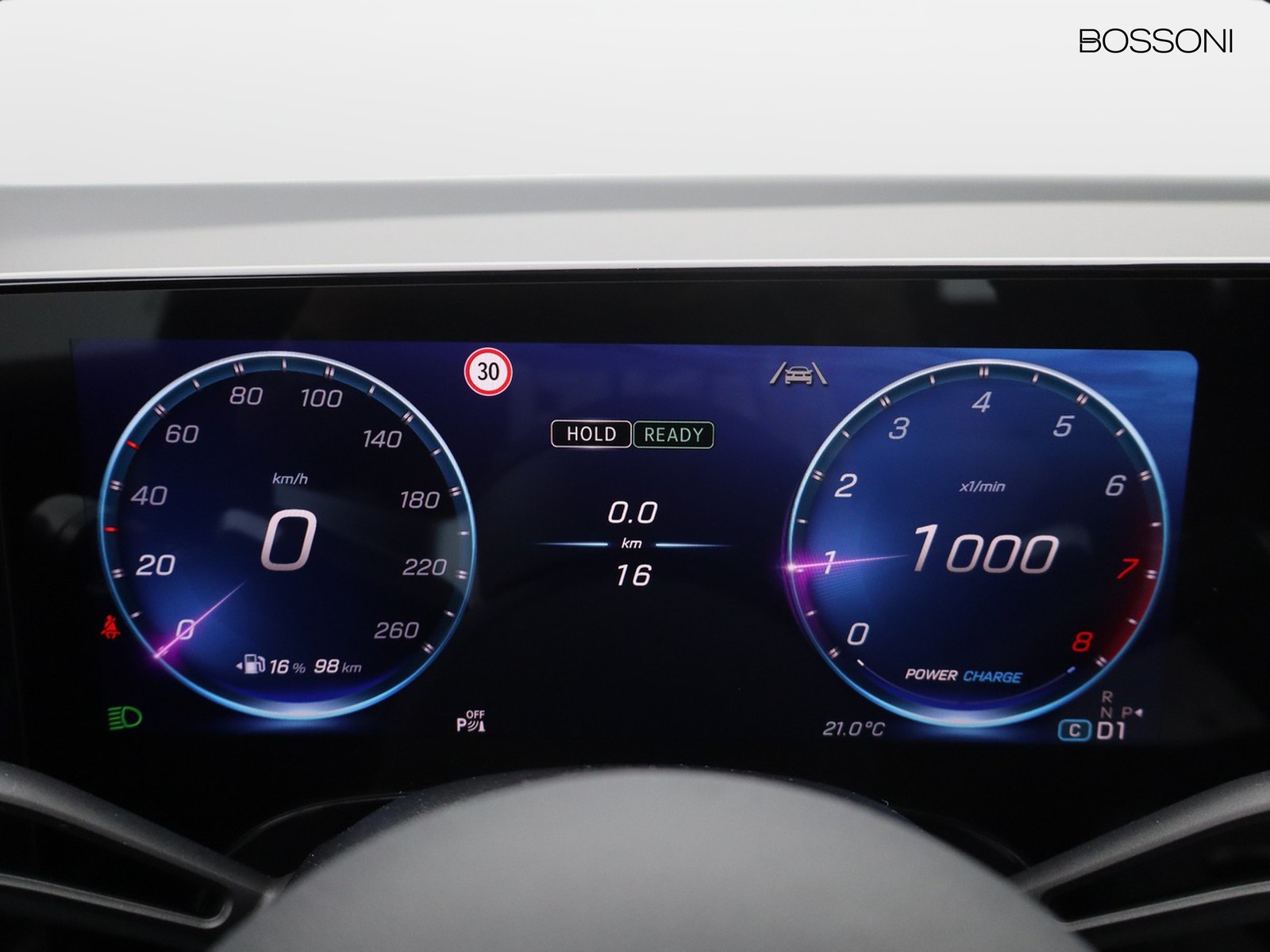 9 - Mercedes GLB 200 advanced plus 8g-edct