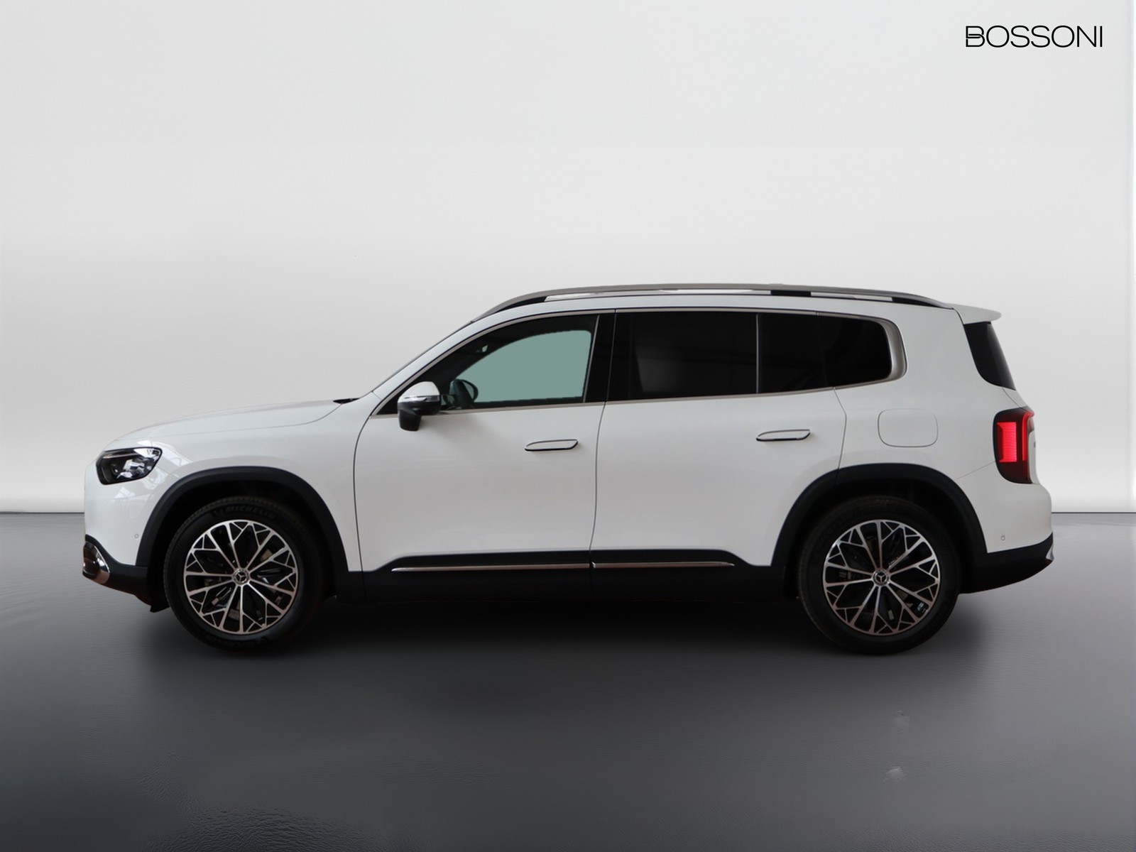 3 - Mercedes GLB 200 advanced plus 8g-edct