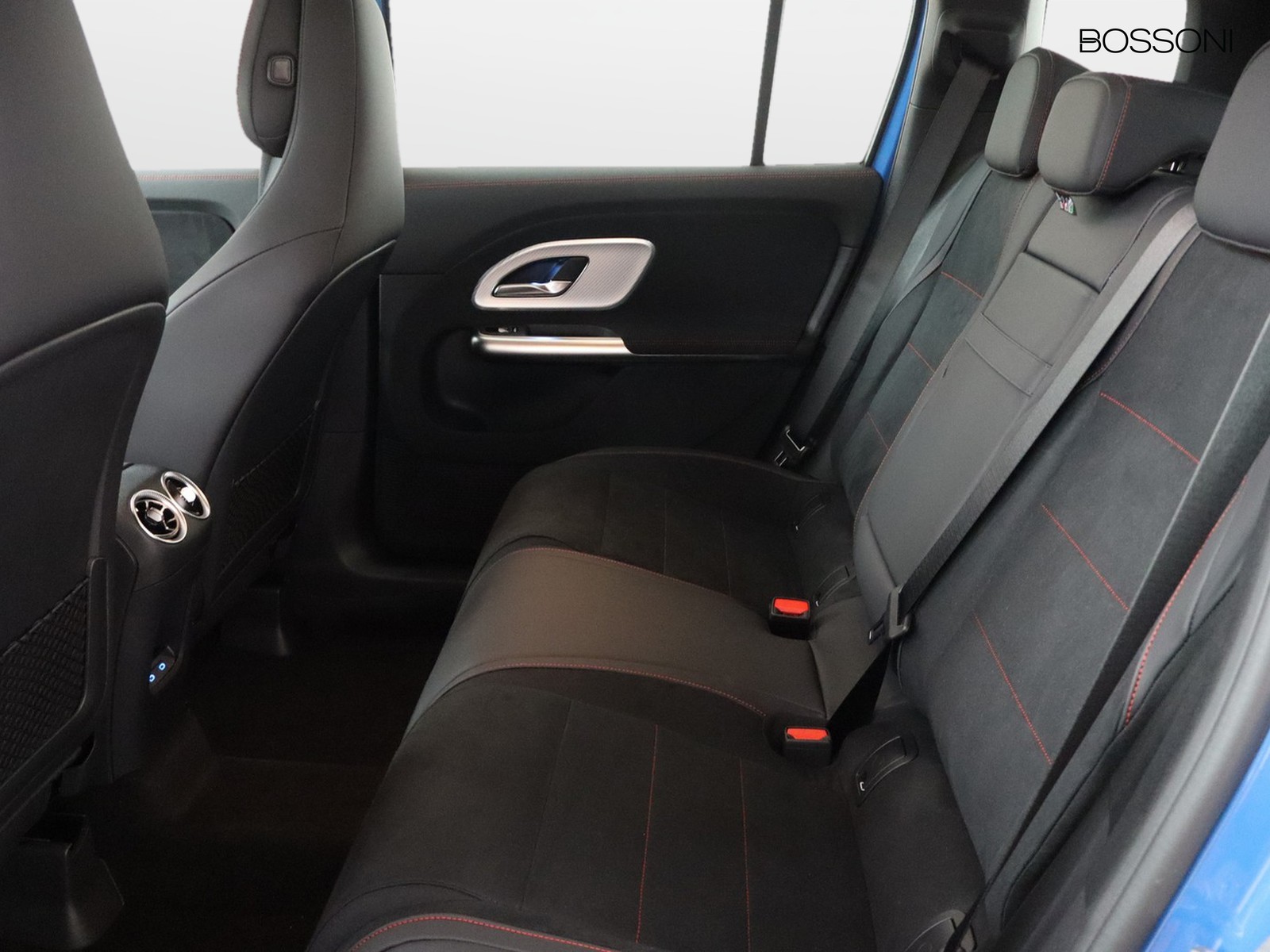 8 - Mercedes GLB 200 advanced plus 4matic 8g-edct