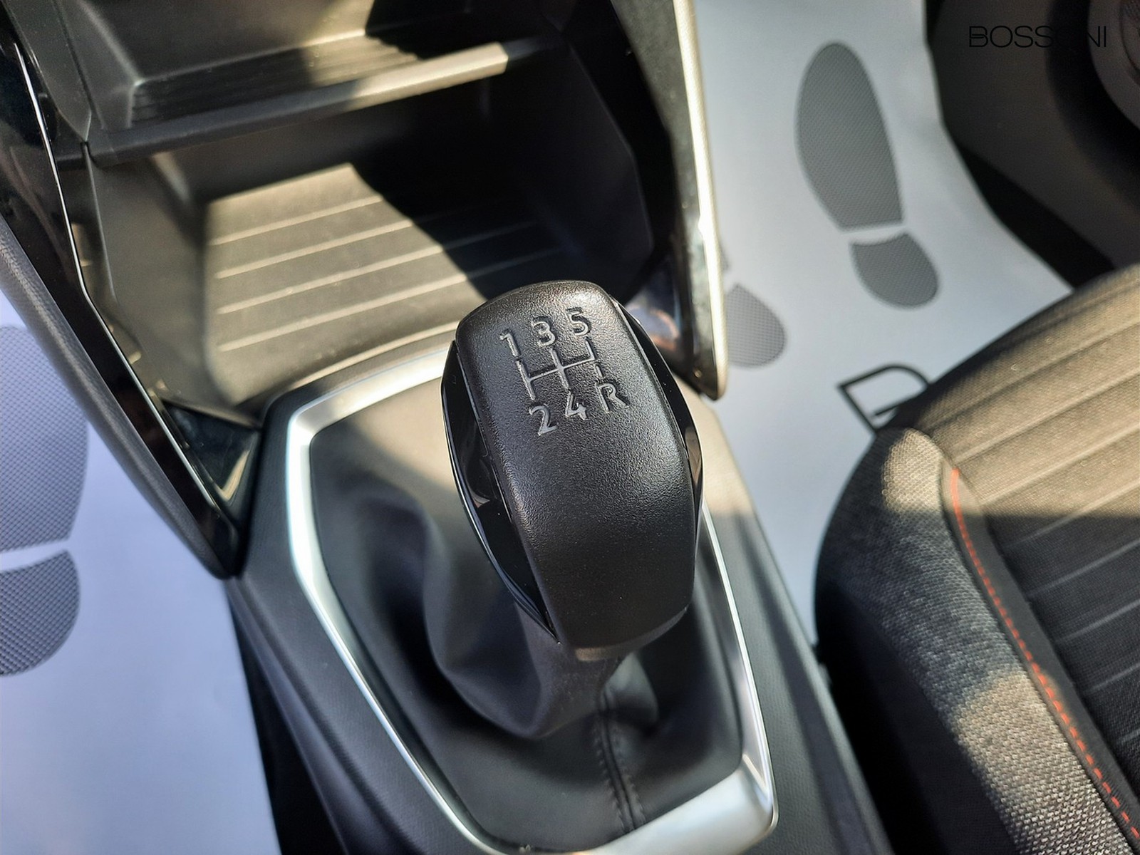 12 - Peugeot 208 5 porte 1.2 puretech 75cv allure pack s&s