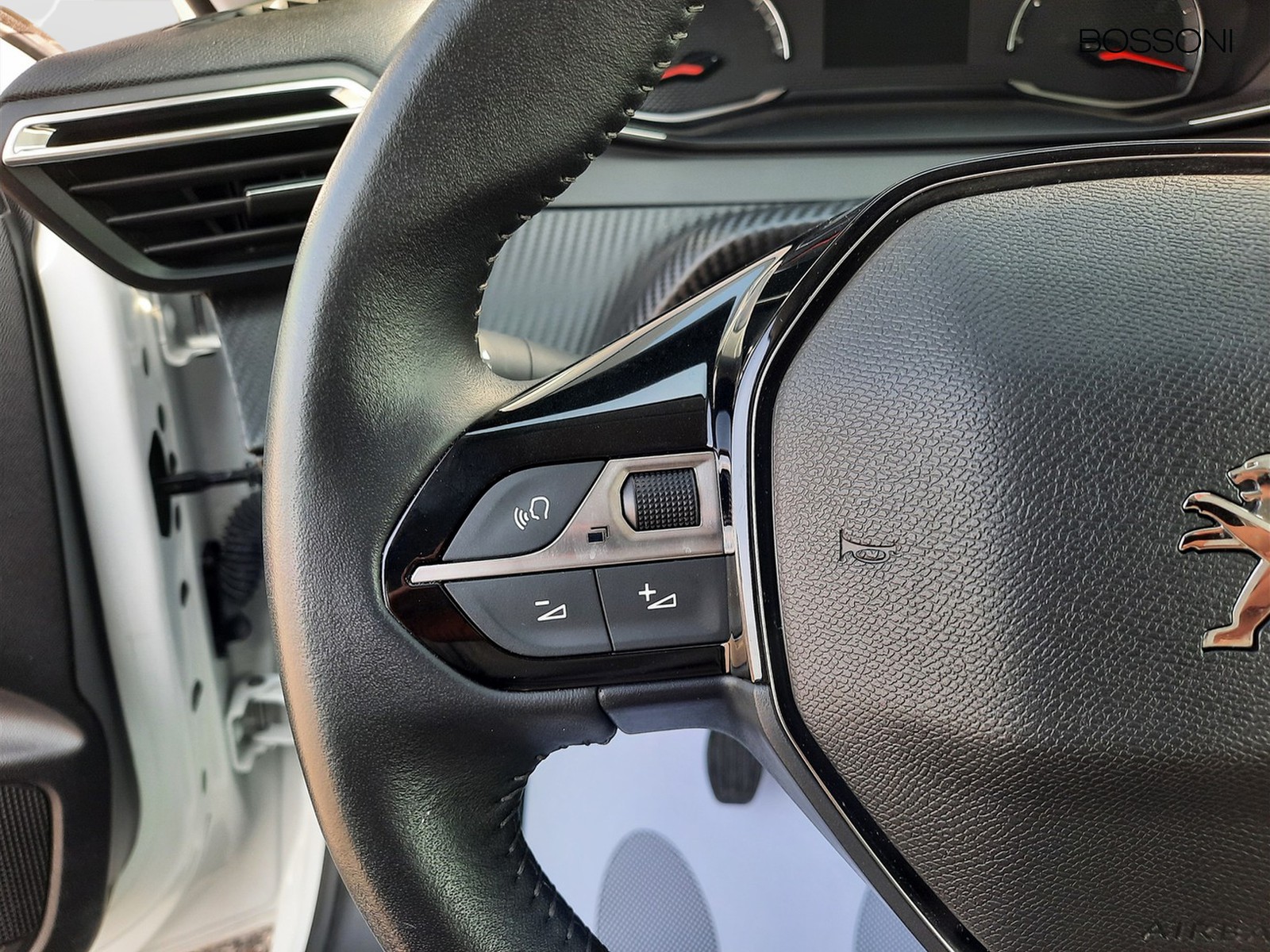 15 - Peugeot 208 5 porte 1.2 puretech 75cv allure pack s&s