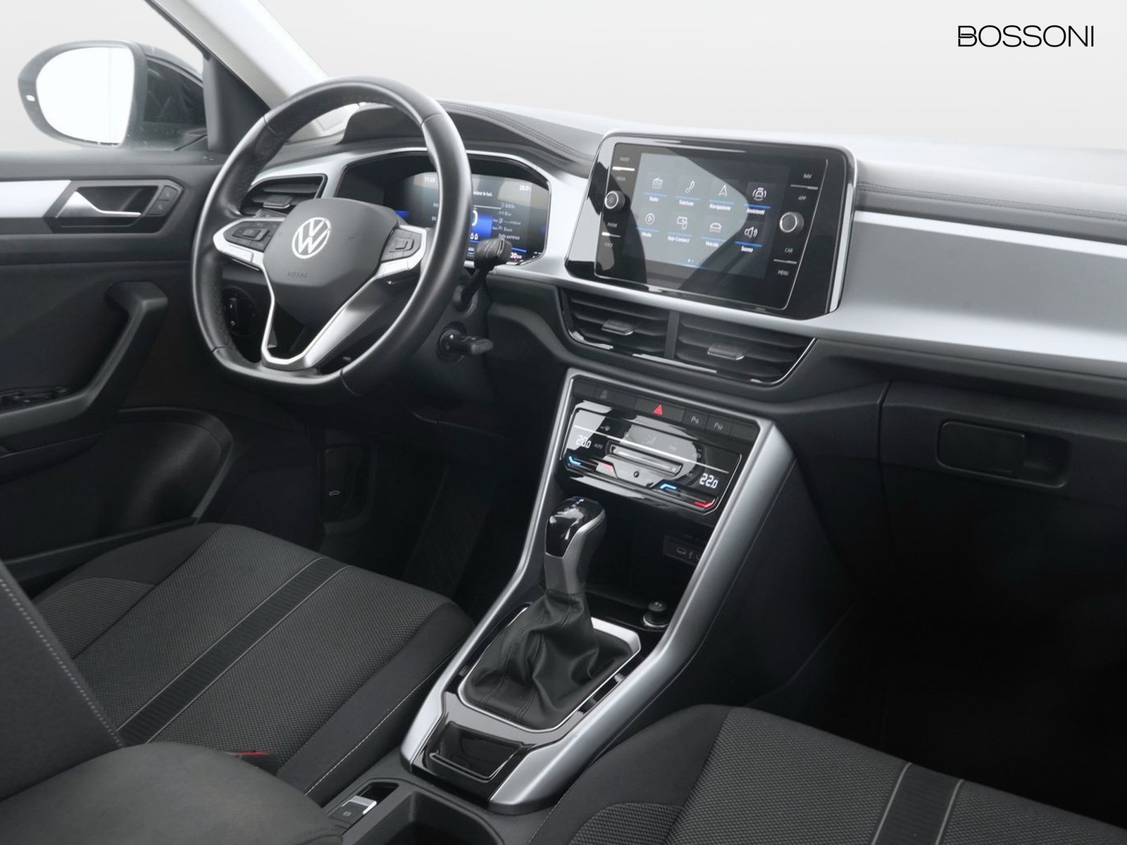 6 - Volkswagen T-Roc 1.5 tsi act sport dsg