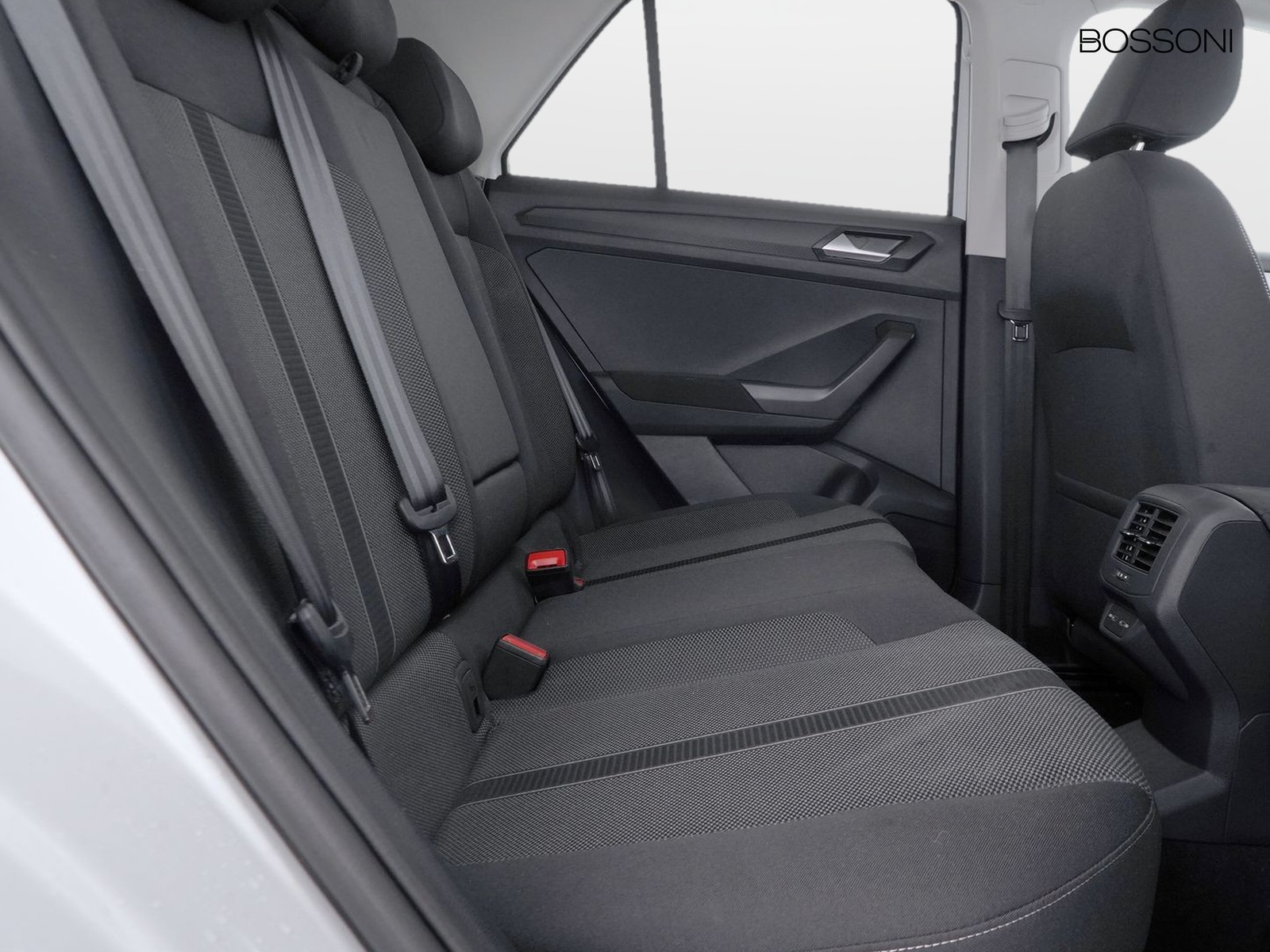 9 - Volkswagen T-Roc 1.5 tsi act sport dsg