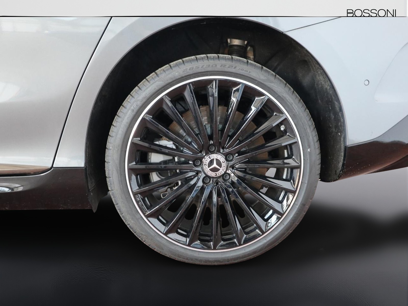 4 - Mercedes EQE 350 premium plus 4matic