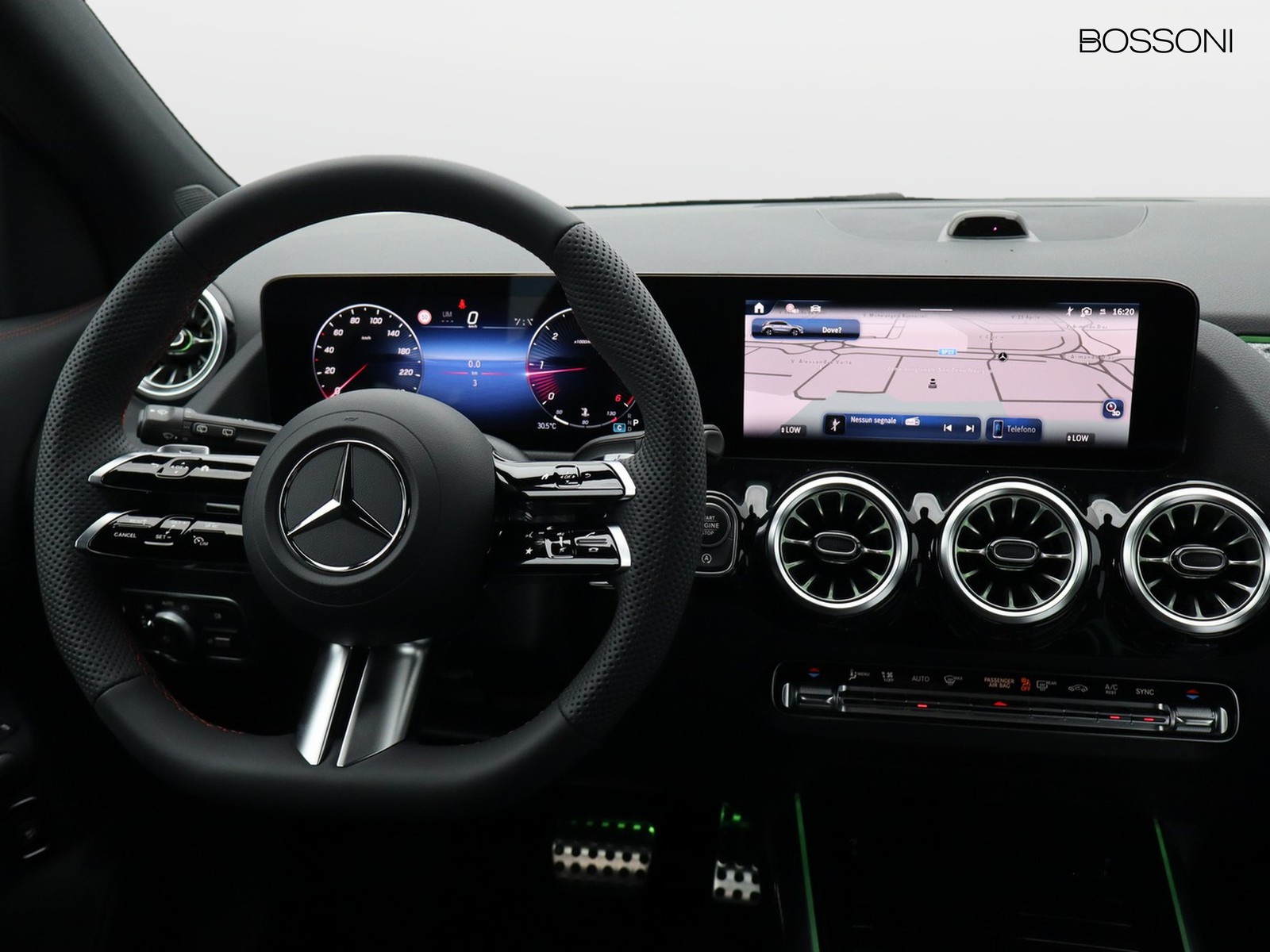 12 - Mercedes GLA 200 d amg line extra 8g-dct