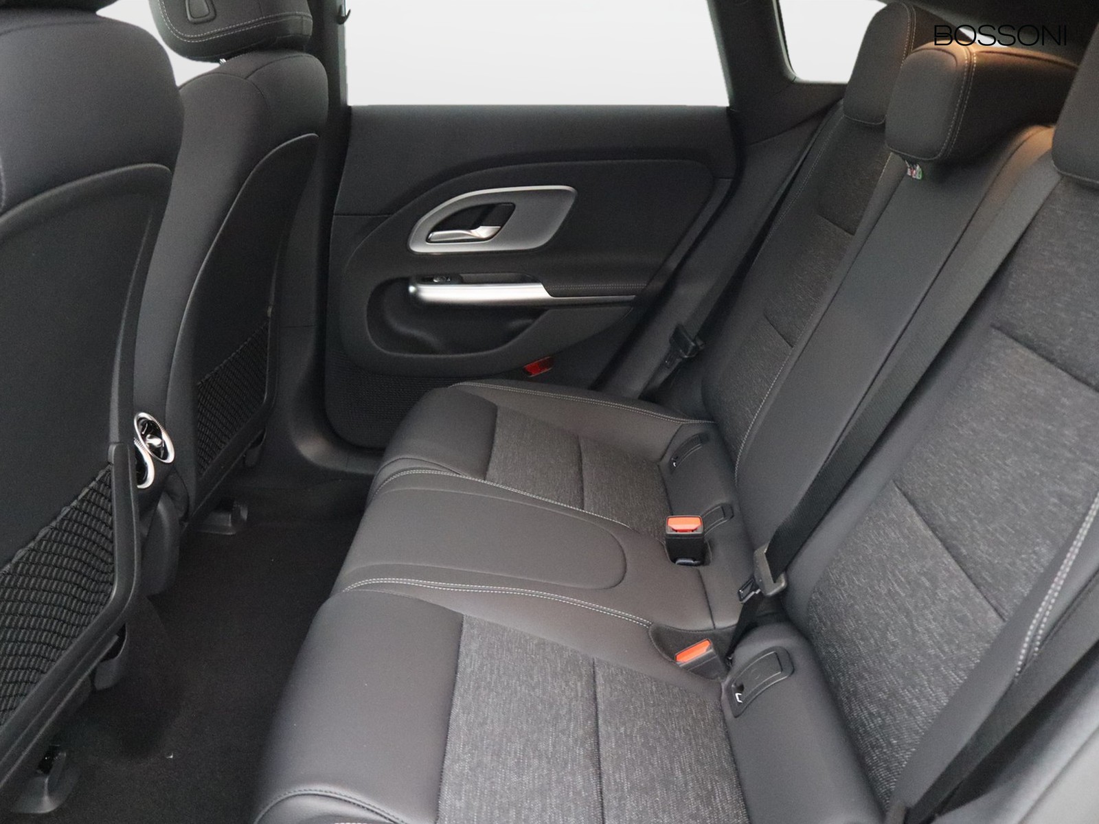 8 - Mercedes CLA shooting brake 200 elettrica advanced