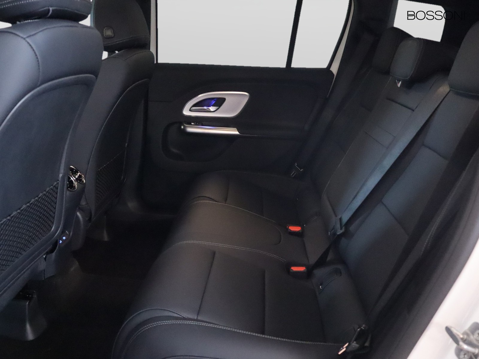 8 - Mercedes GLB 200 advanced plus 8g-edct