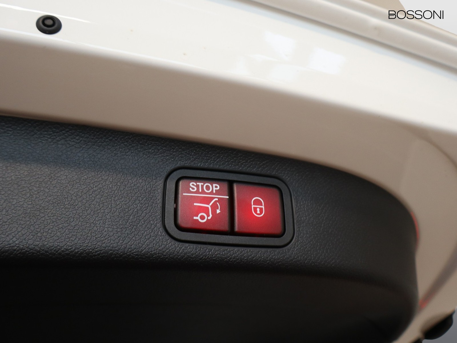 17 - Mercedes GLB 200 advanced plus 8g-edct