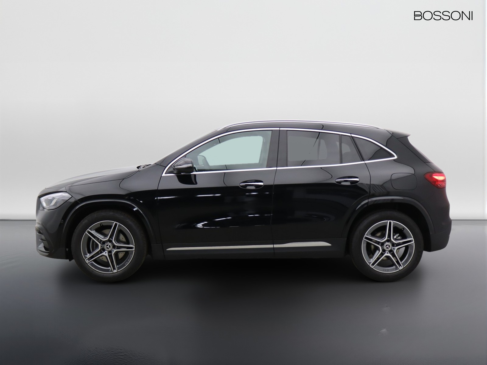 3 - Mercedes GLA 200 d amg line extra 8g-dct