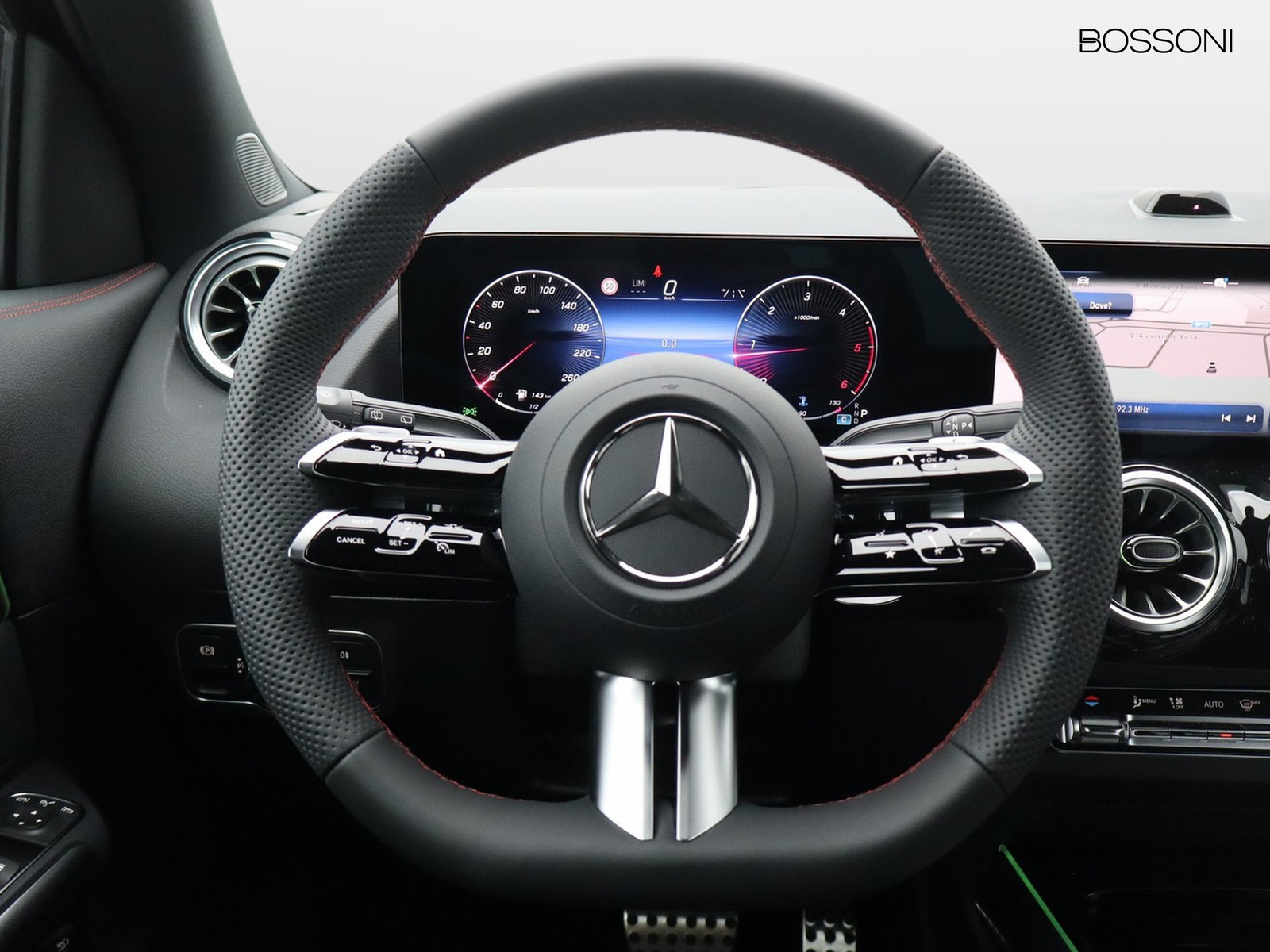 17 - Mercedes GLA 200 d amg line extra 8g-dct