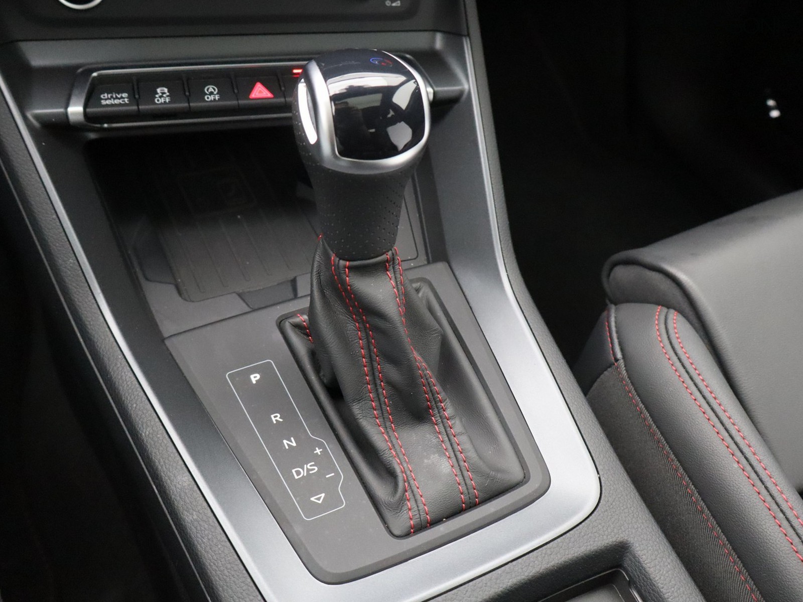 15 - Audi Q3 sportback 40 2.0 tdi 200cv s line edition quattro s tronic