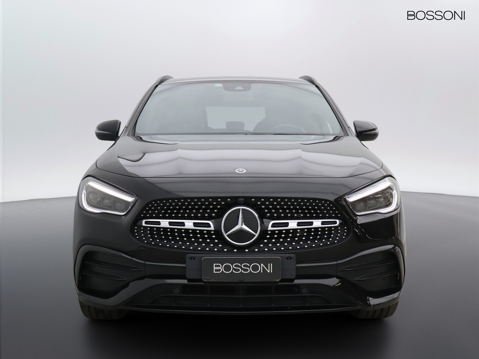 2 - Mercedes GLA 200 d premium 4matic 8g-dct