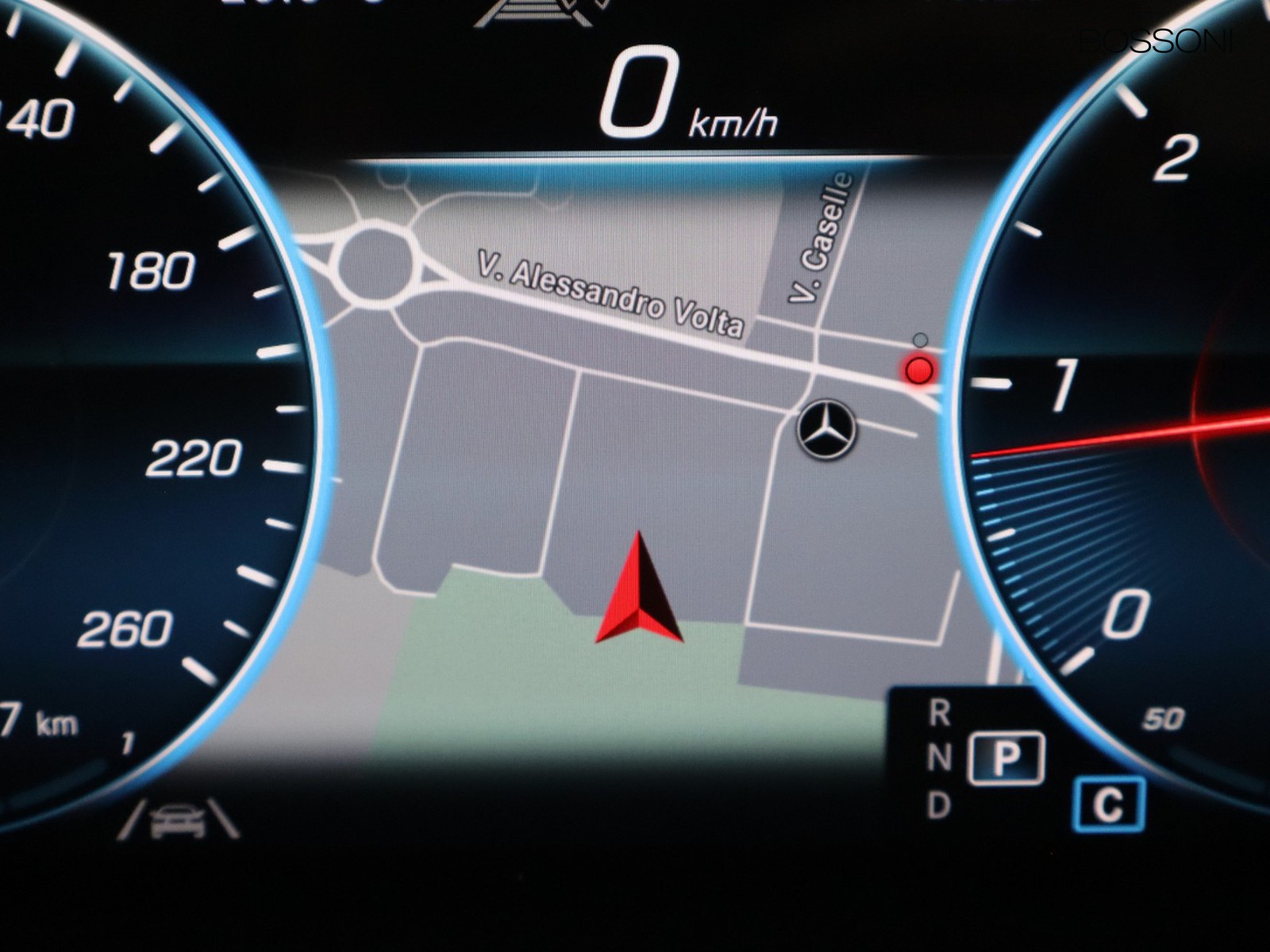 16 - Mercedes GLA 200 d premium 4matic 8g-dct