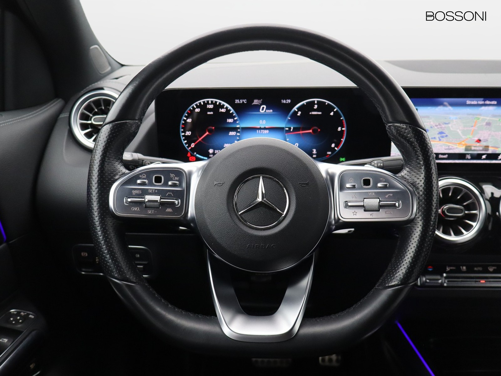 17 - Mercedes GLA 200 d premium 4matic 8g-dct