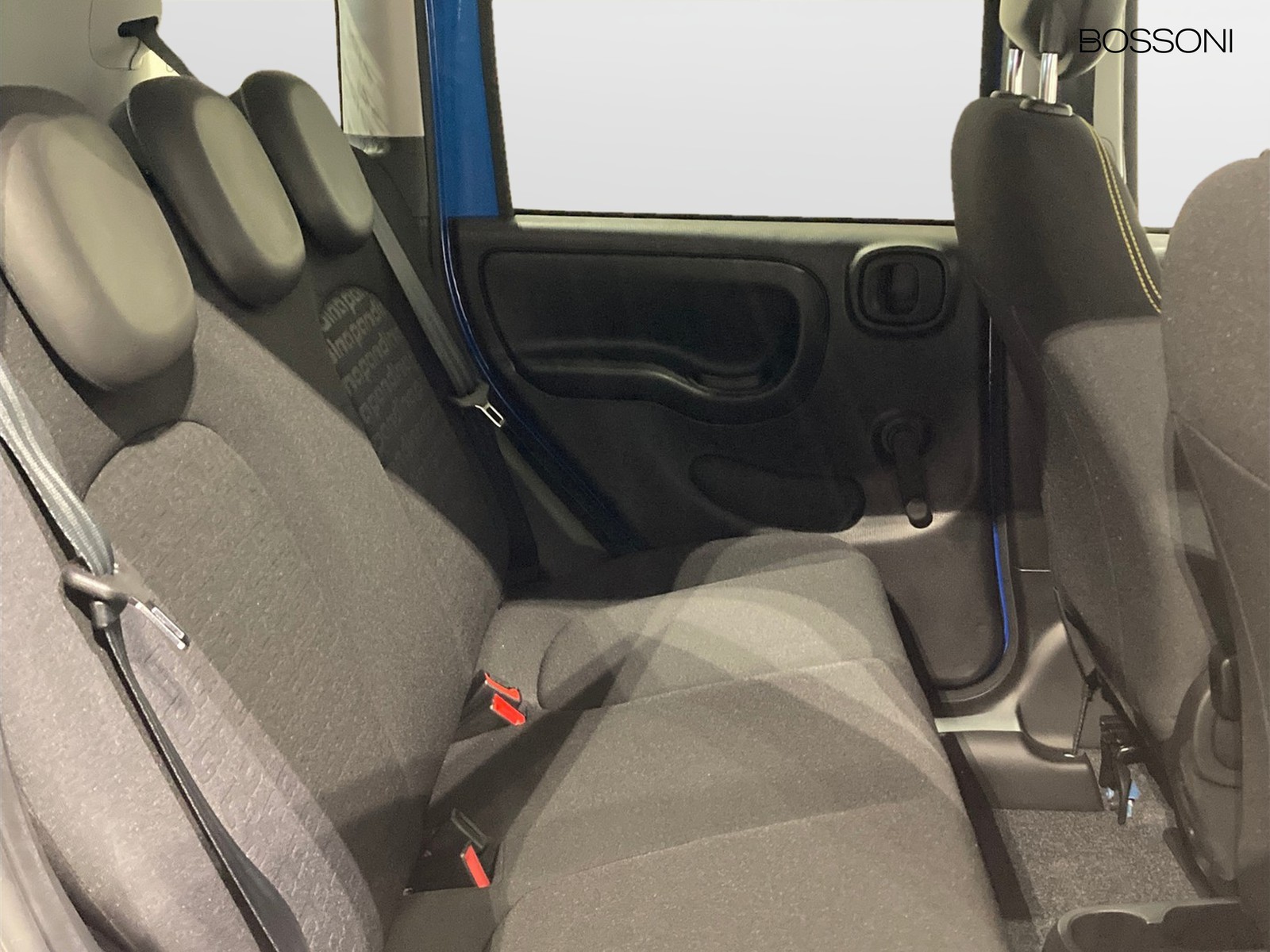 9 - Fiat Pandina cross 1.0 firefly hybrid 65cv cross s&s