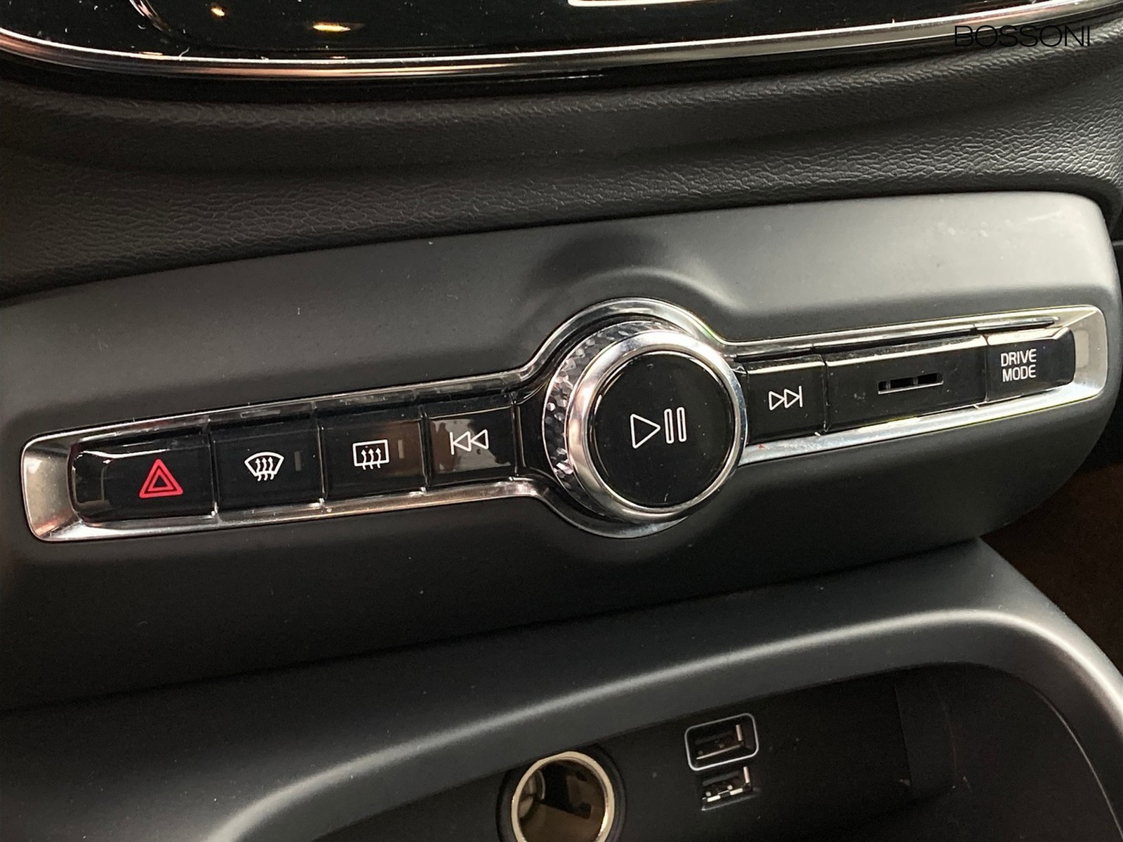 20 - Volvo XC40 1.5 t4 recharge plug-in-hybrid core automatico
