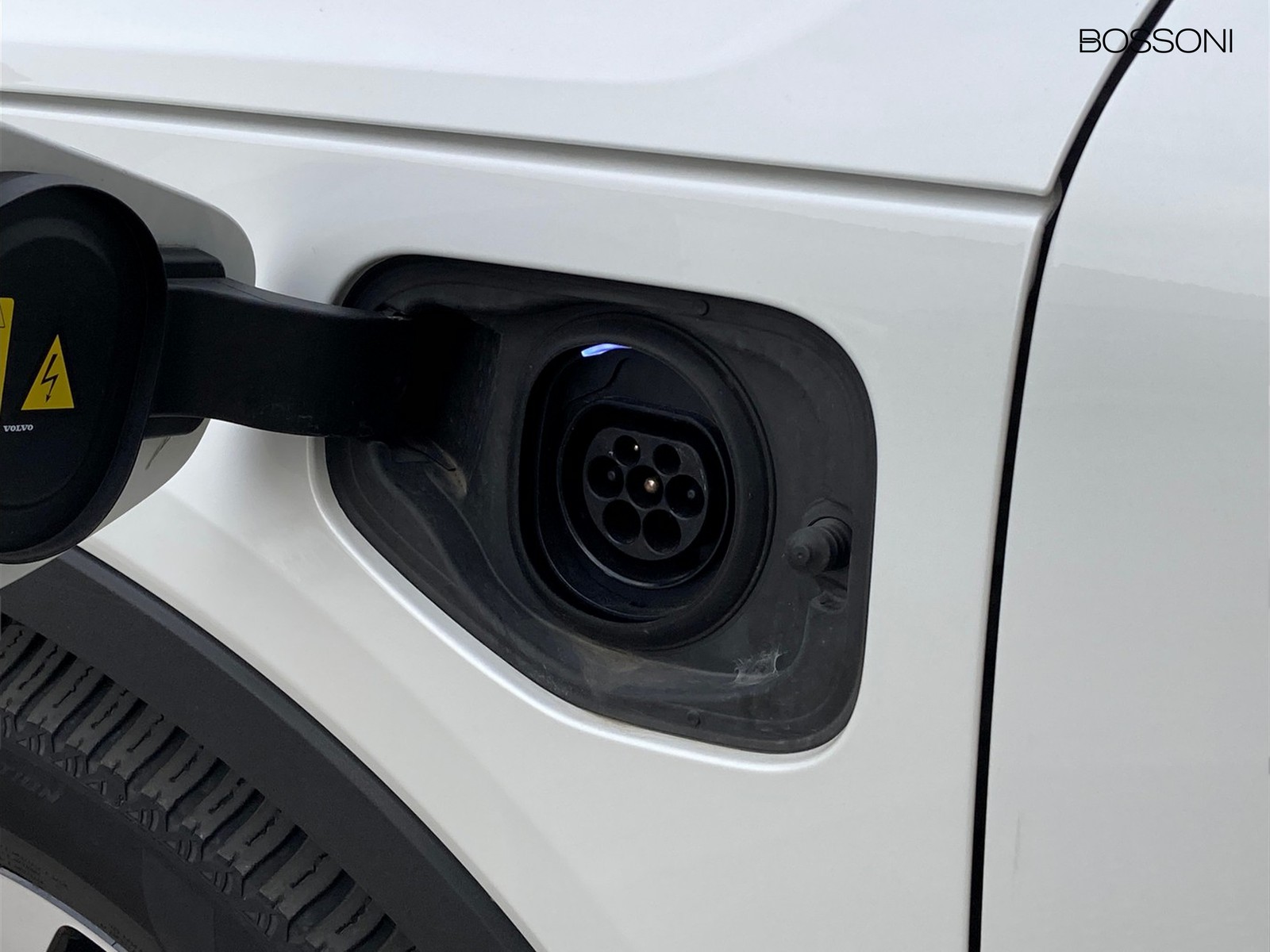 28 - Volvo XC40 1.5 t4 recharge plug-in-hybrid core automatico