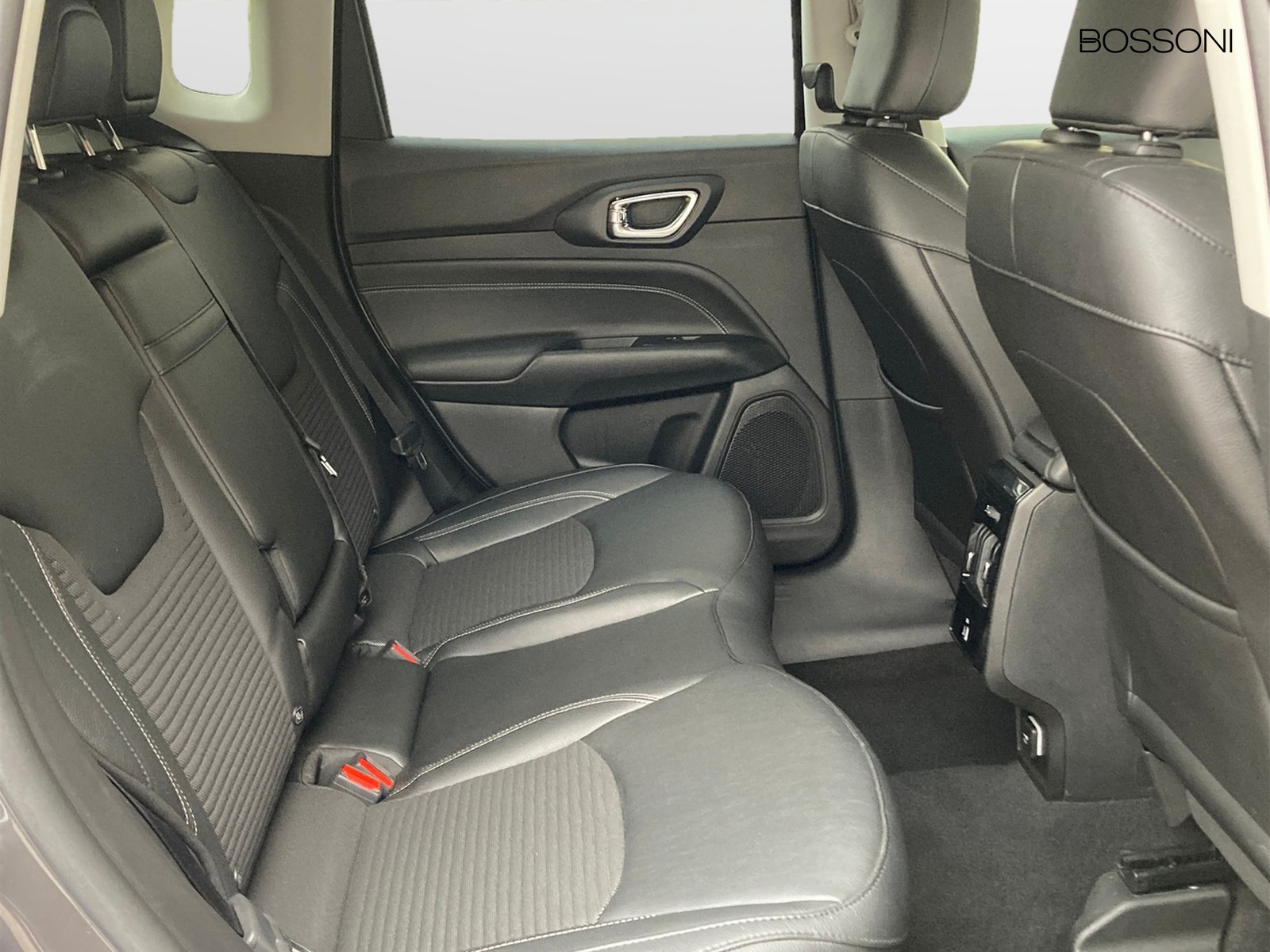 9 - Jeep Compass 1.3 turbo t4 phev business plus 4xe at6
