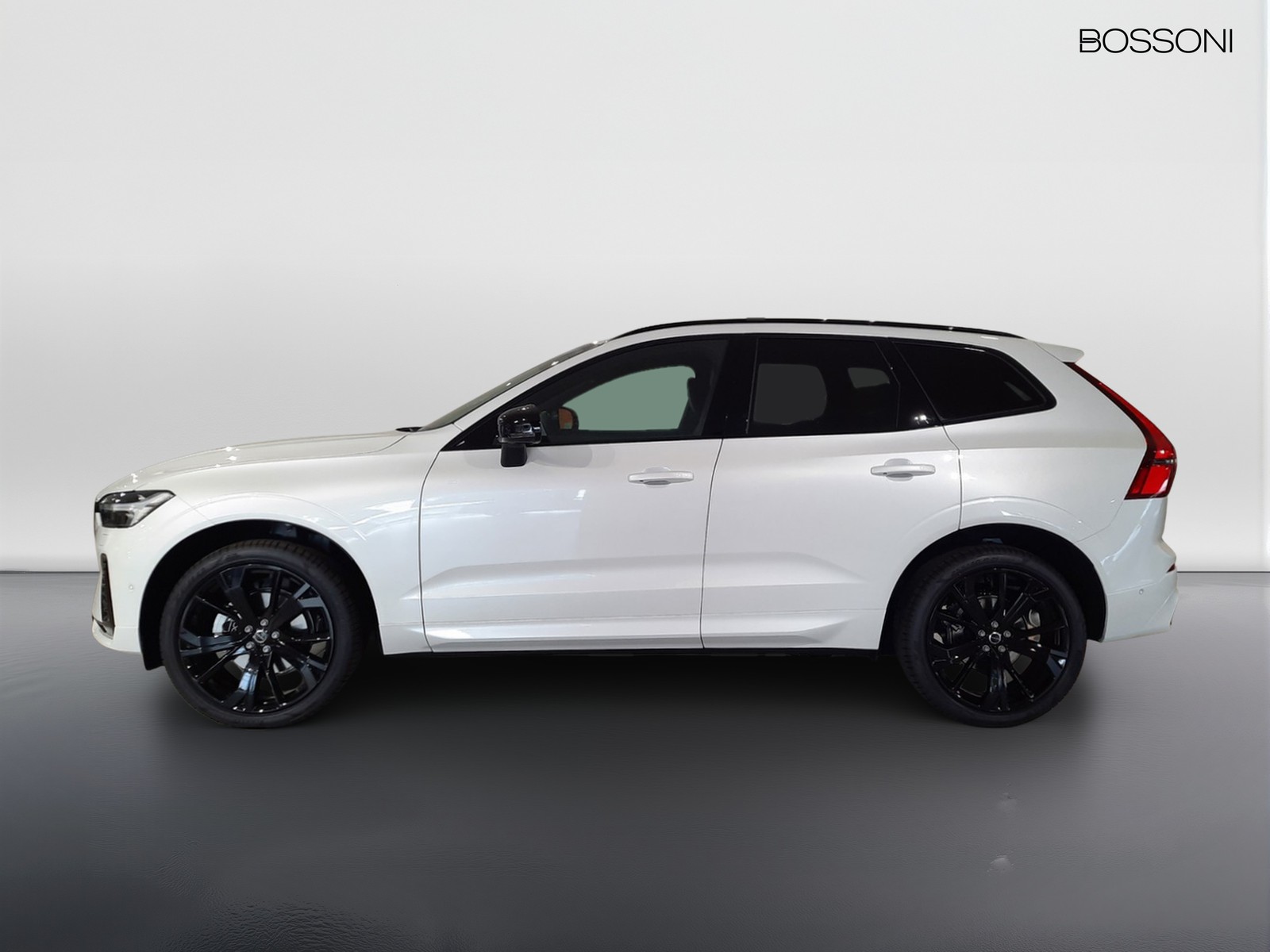 3 - Volvo XC60 2.0 b5 mild hybrid ultra black edition awd automatico