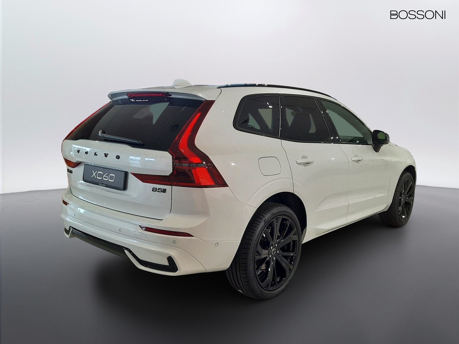 4 - Volvo XC60 2.0 b5 mild hybrid ultra black edition awd automatico