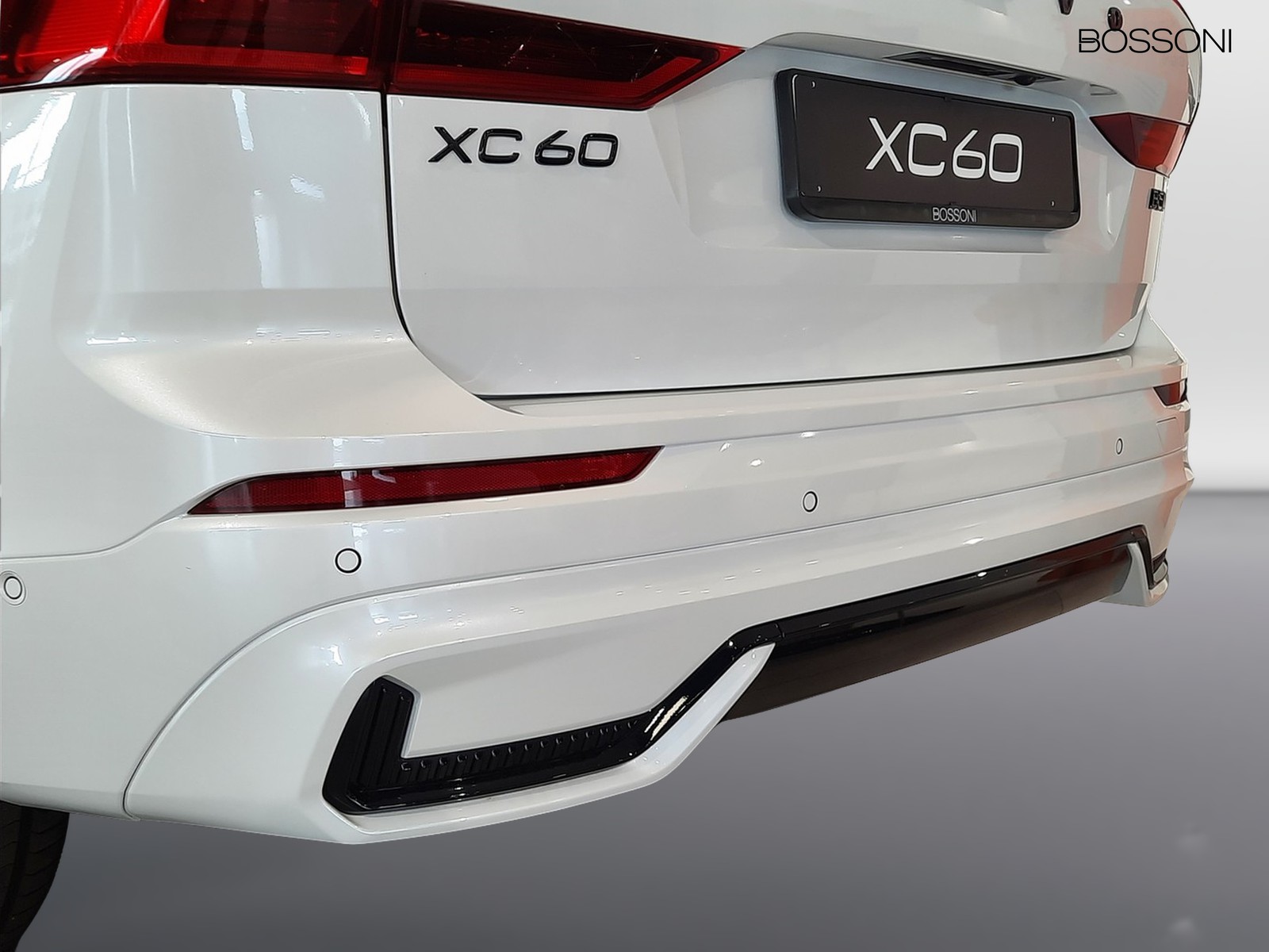 21 - Volvo XC60 2.0 b5 mild hybrid ultra black edition awd automatico