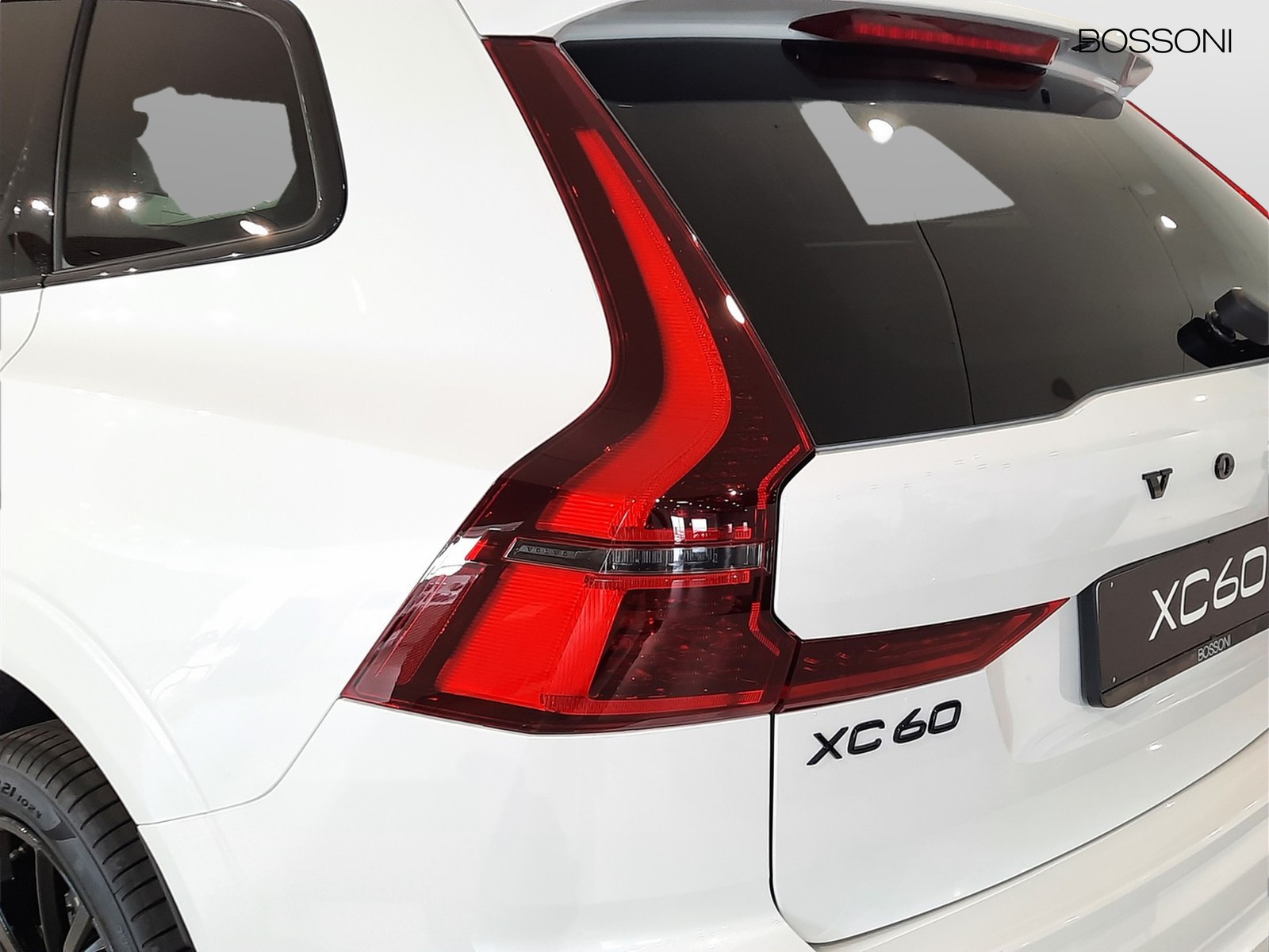 23 - Volvo XC60 2.0 b5 mild hybrid ultra black edition awd automatico
