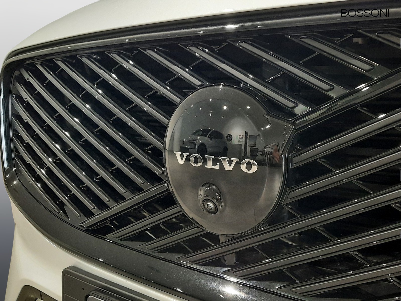 24 - Volvo XC60 2.0 b5 mild hybrid ultra black edition awd automatico