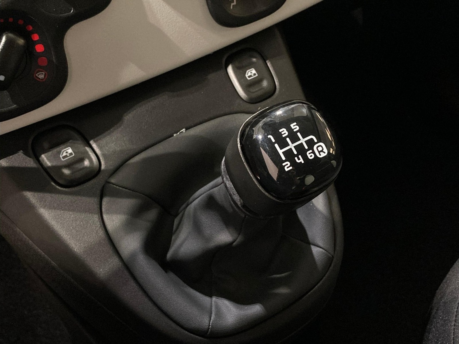 16 - Fiat Pandina cross 1.0 firefly hybrid 65cv cross s&s