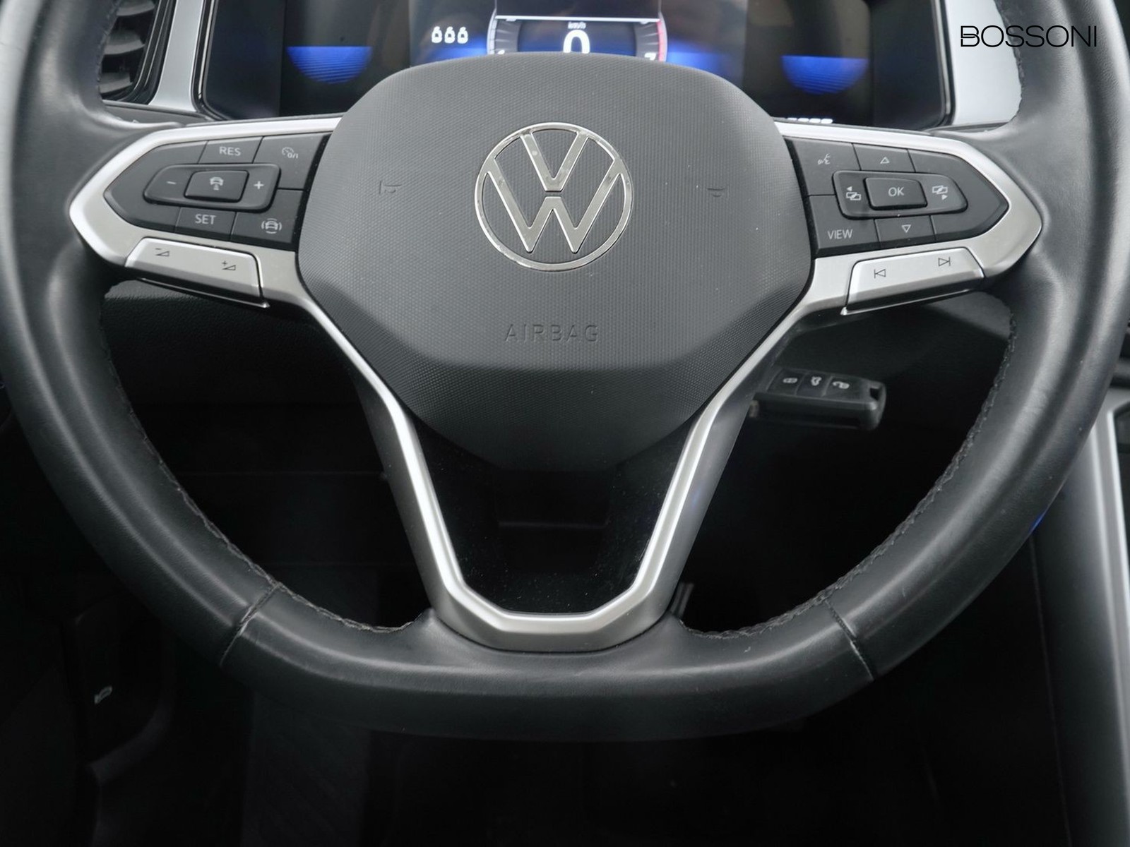 15 - Volkswagen T-Roc 1.5 tsi act life dsg