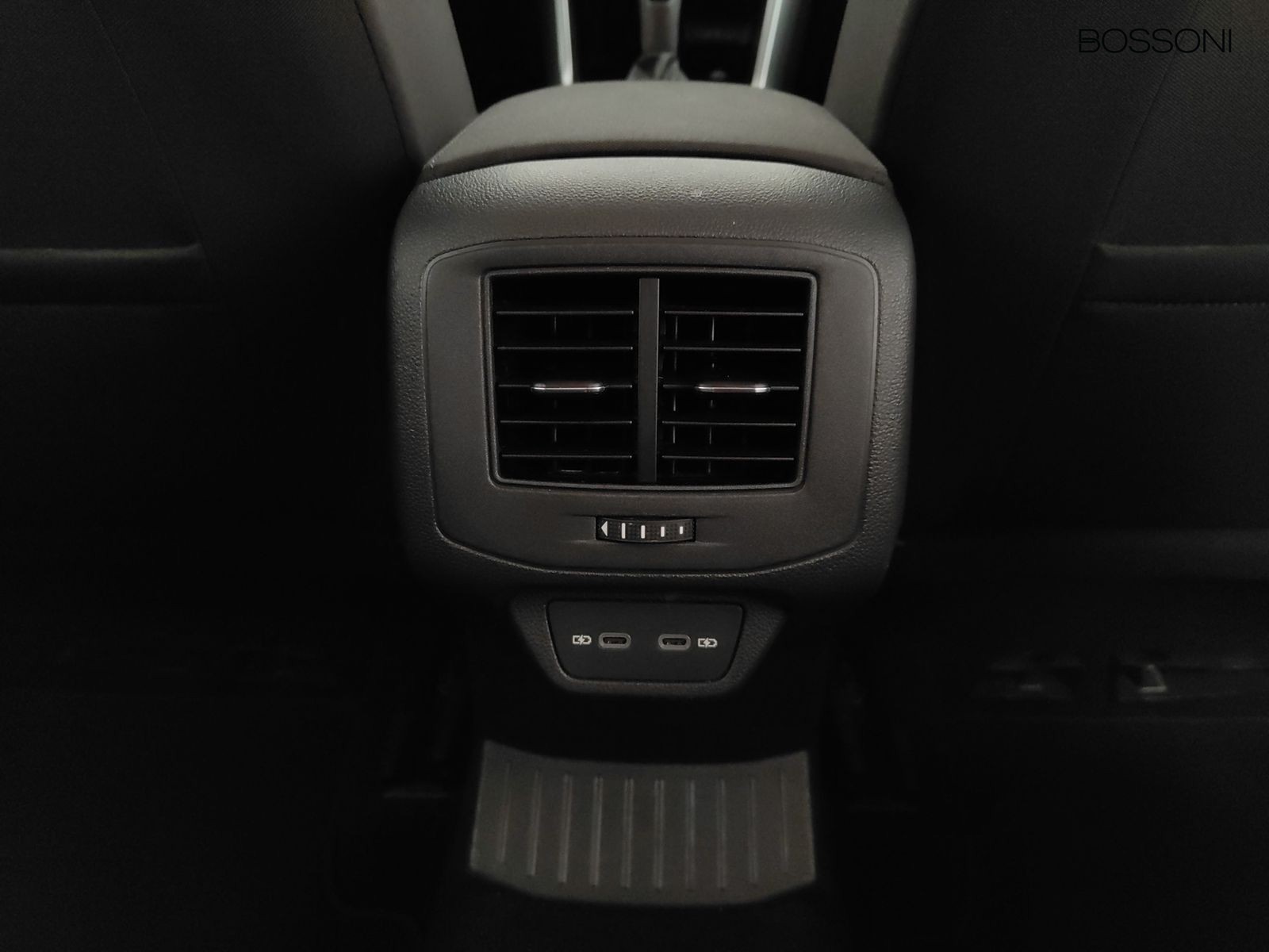 21 - Volkswagen T-Roc 2.0 tdi scr 150cv life dsg