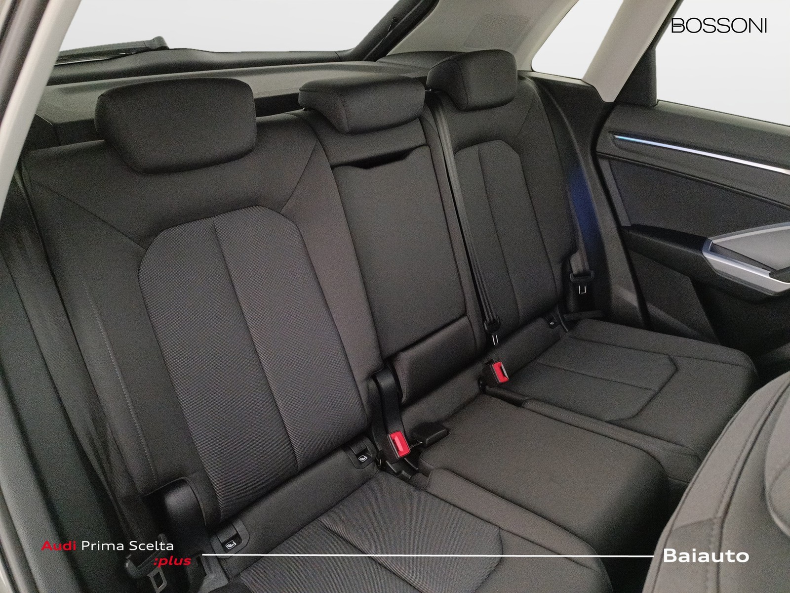 23 - Audi Q3 35 2.0 tdi business advanced s tronic