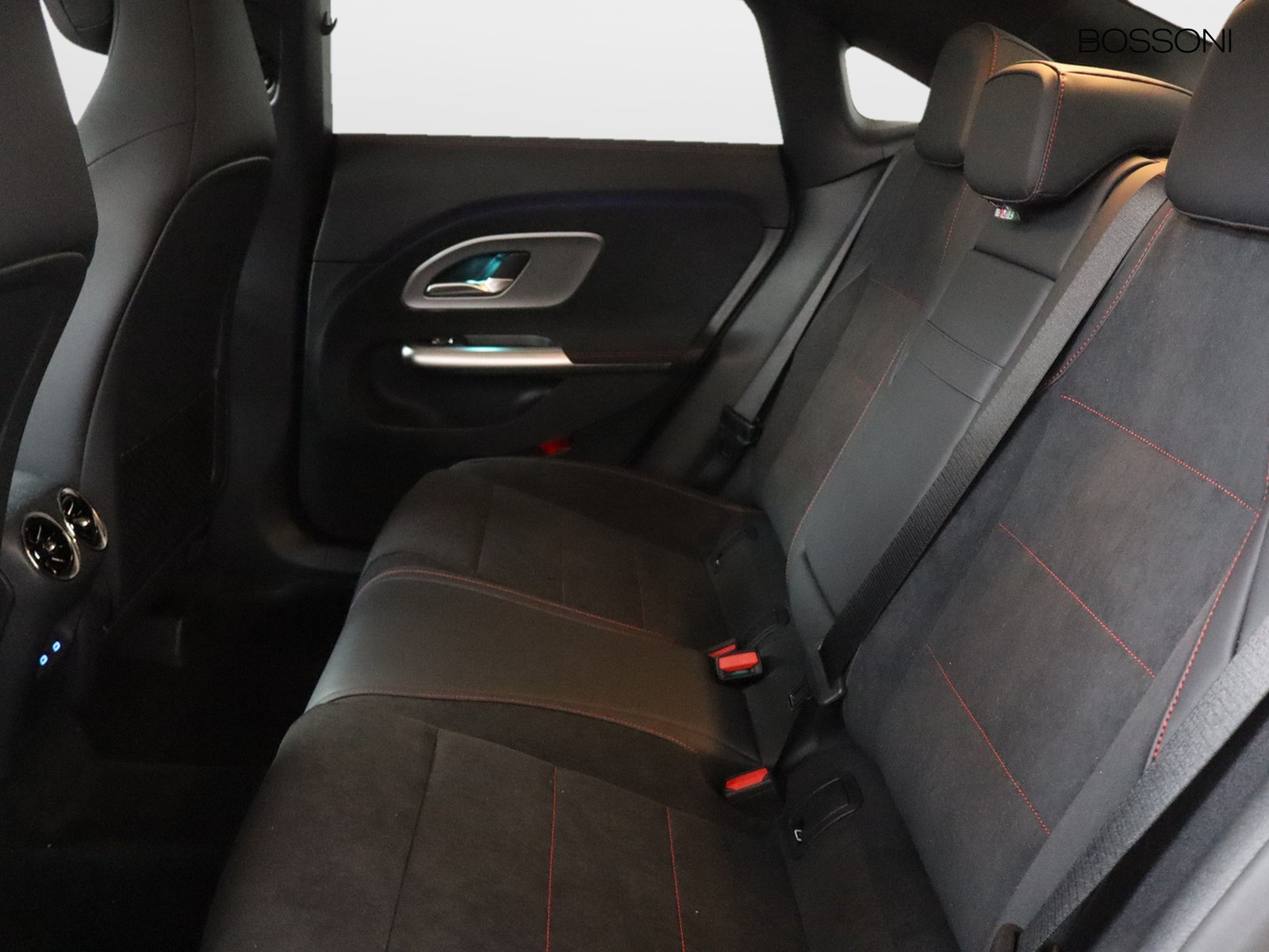 8 - Mercedes CLA 180 advanced plus auto