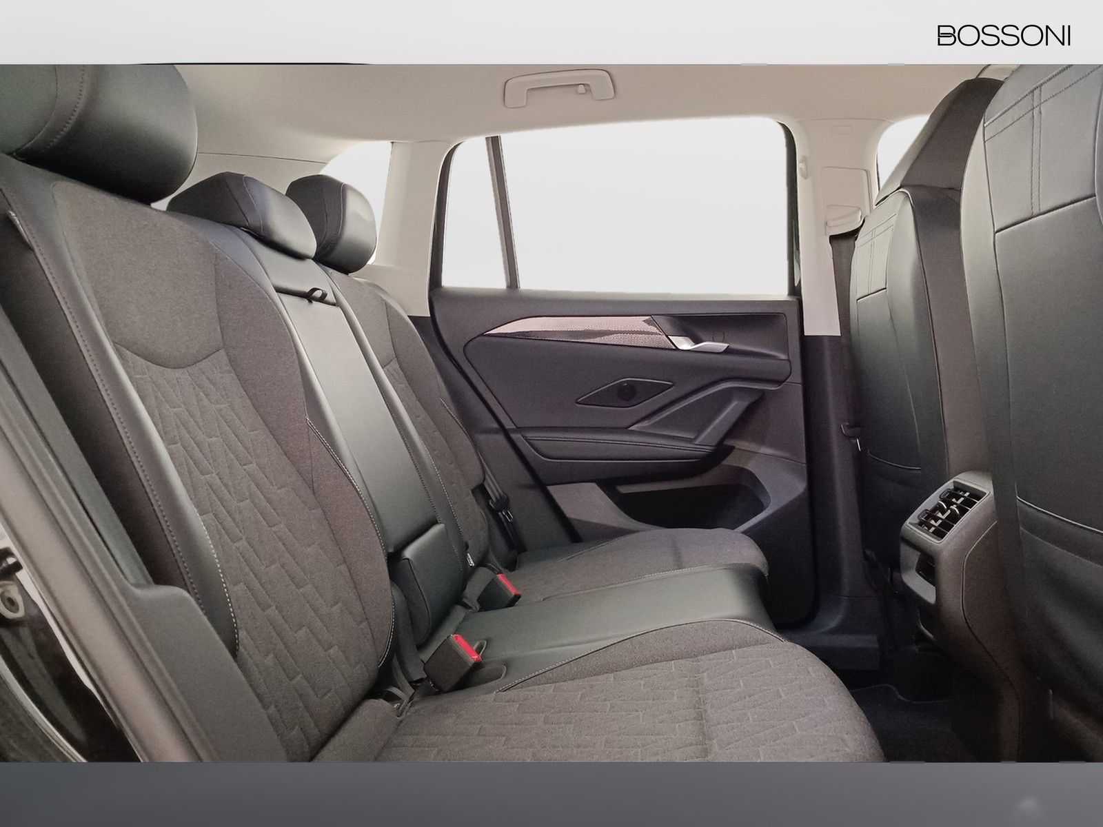 9 - Volkswagen Tiguan 2.0 tdi scr 150cv life dsg