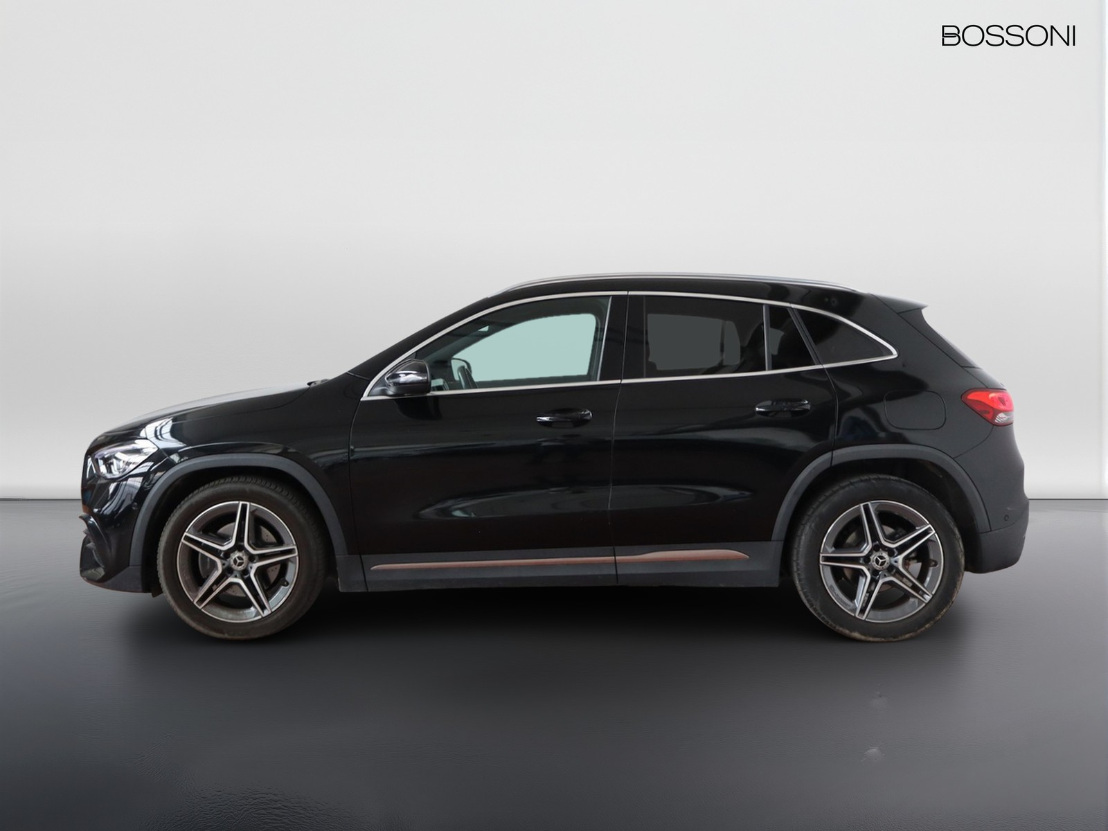 3 - Mercedes GLA 200 d premium 8g-dct