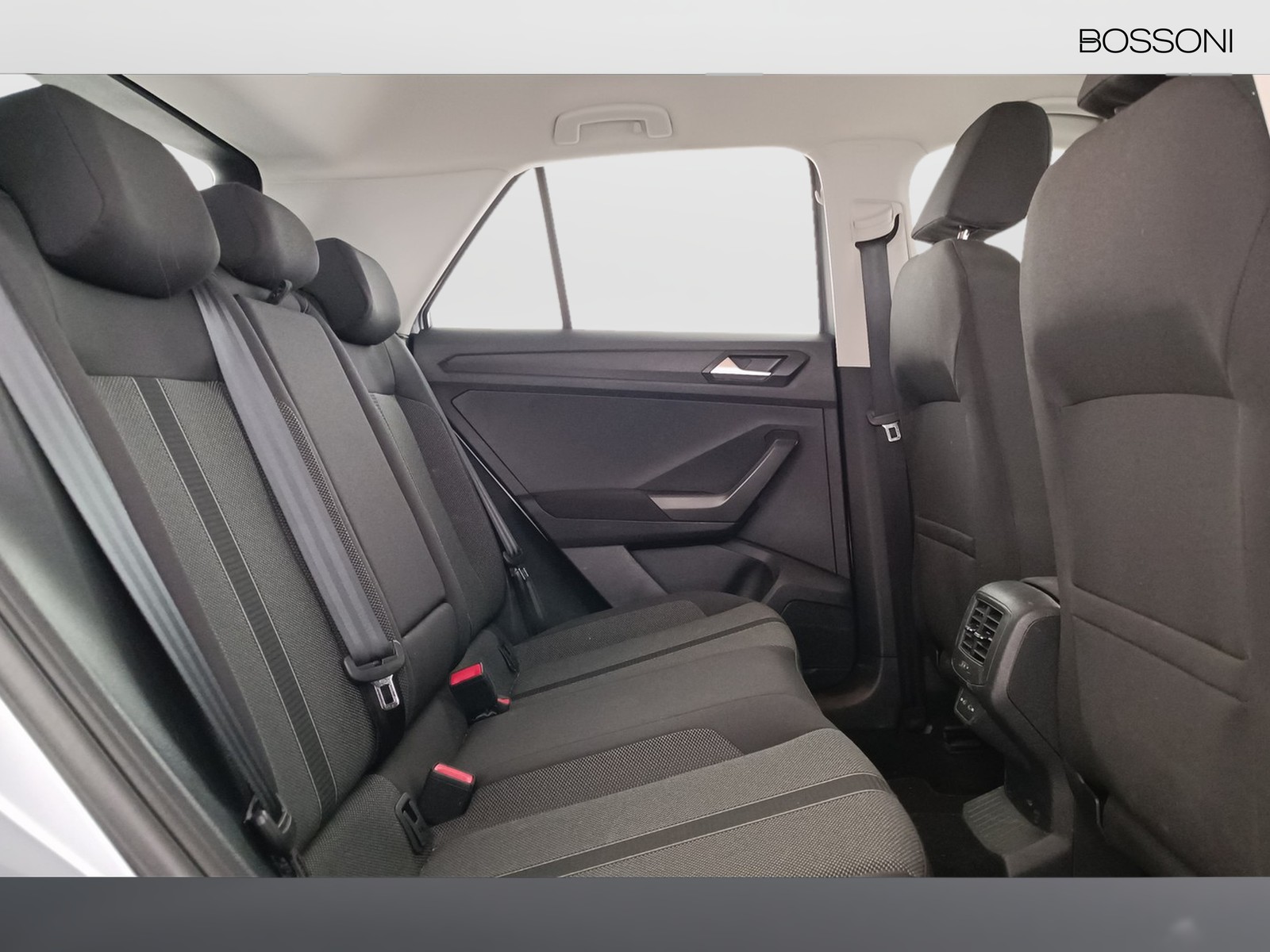 9 - Volkswagen T-Roc 2.0 tdi scr 115cv life
