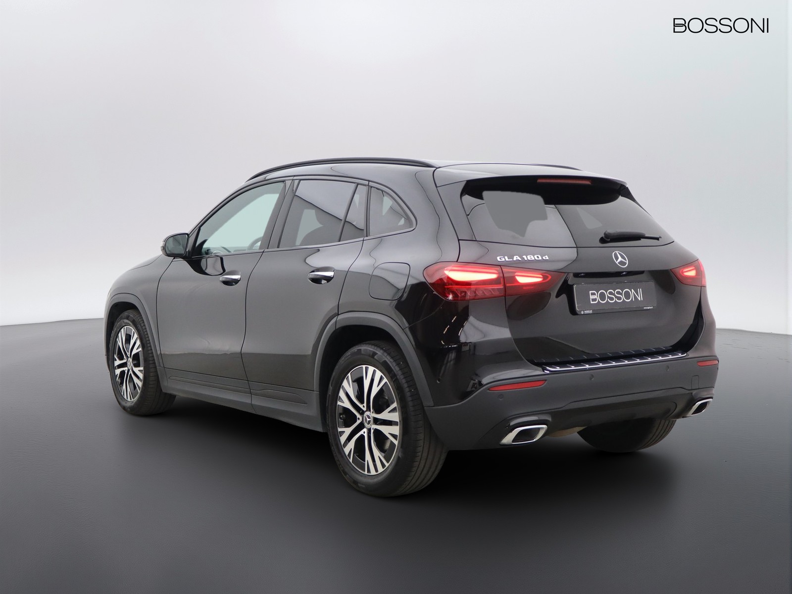 5 - Mercedes GLA 180 d amg line advanced plus 8g-dct