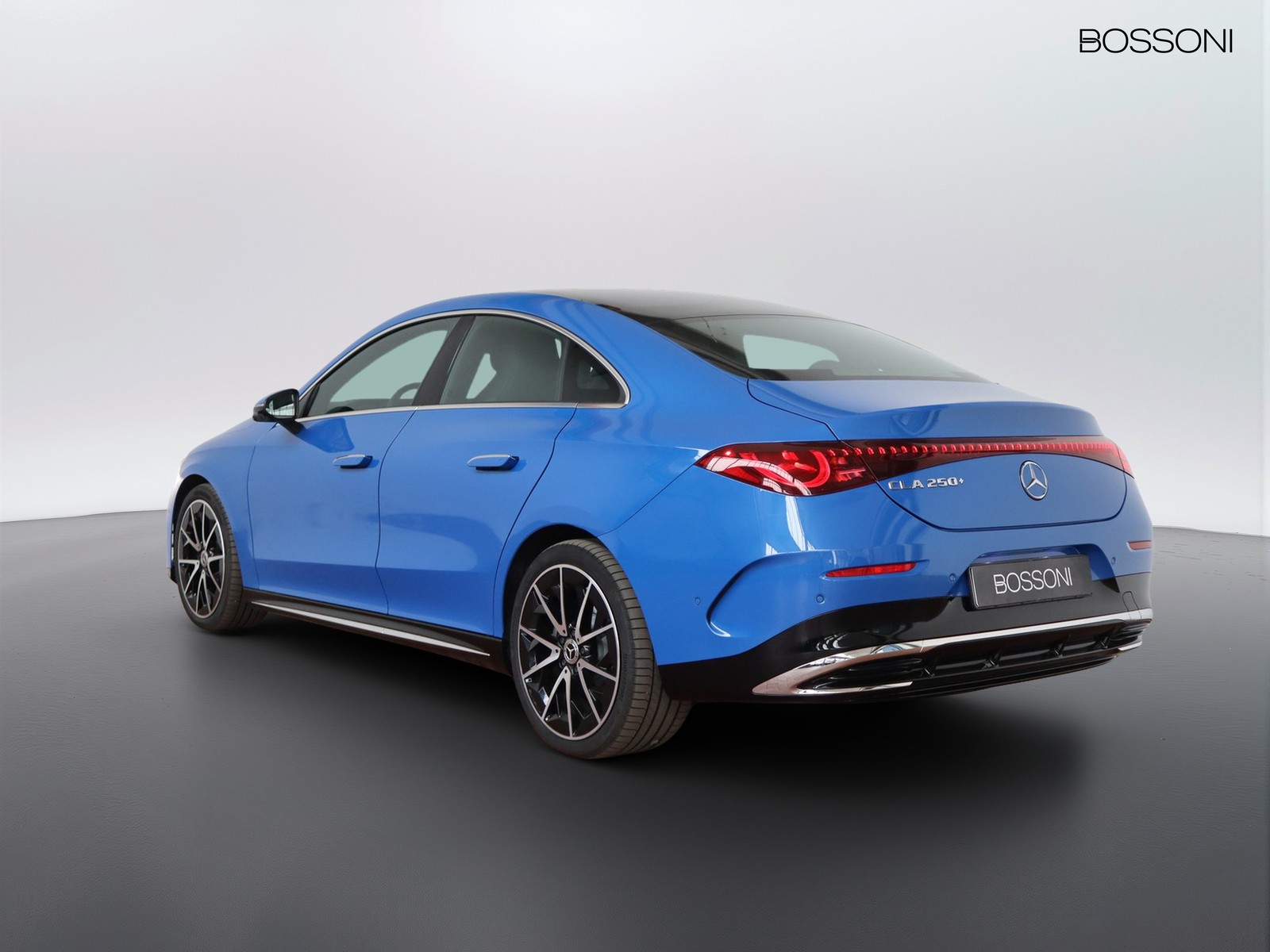 5 - Mercedes CLA 250+ elettrica premium plus