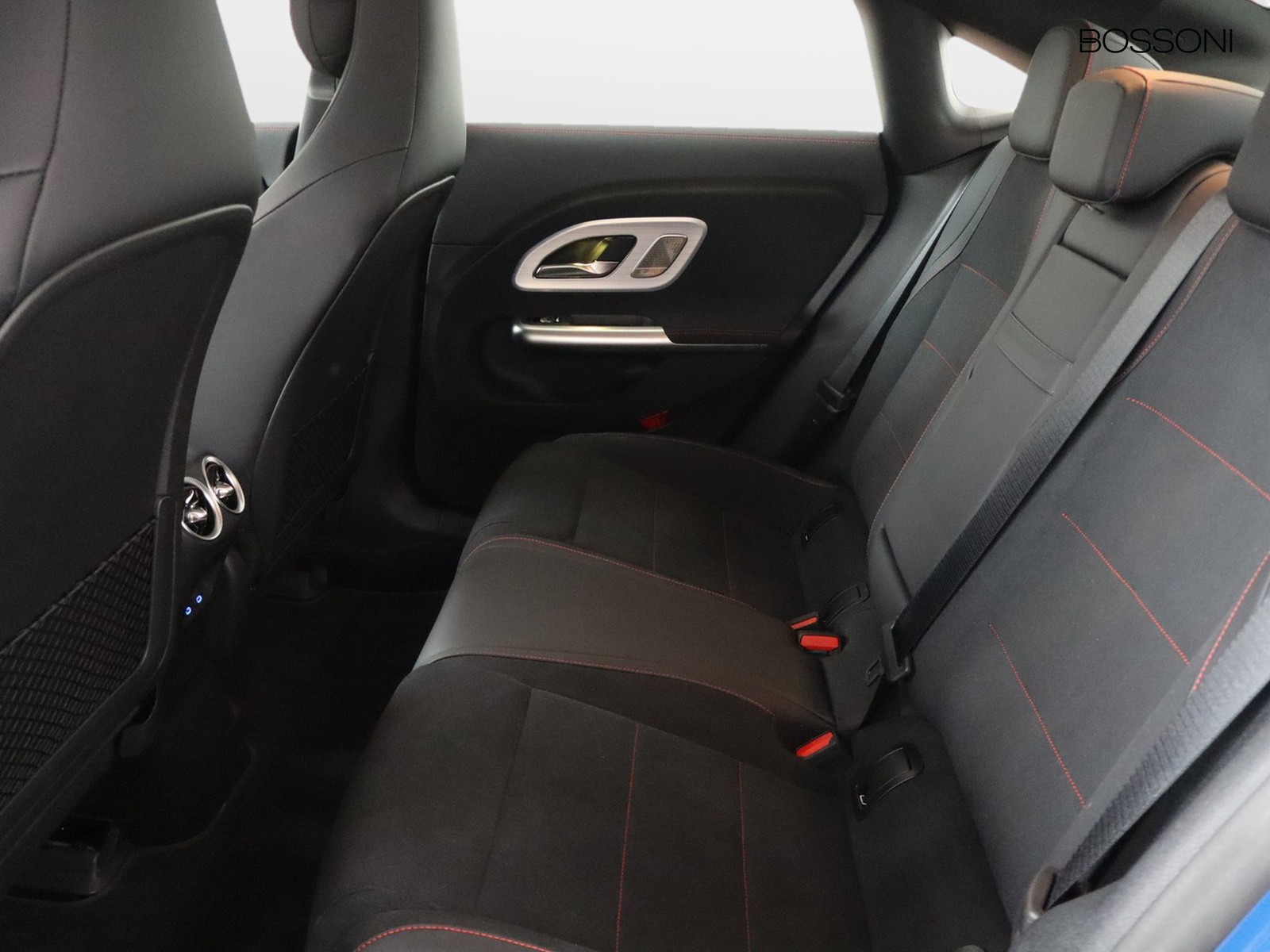 8 - Mercedes CLA 250+ elettrica premium plus