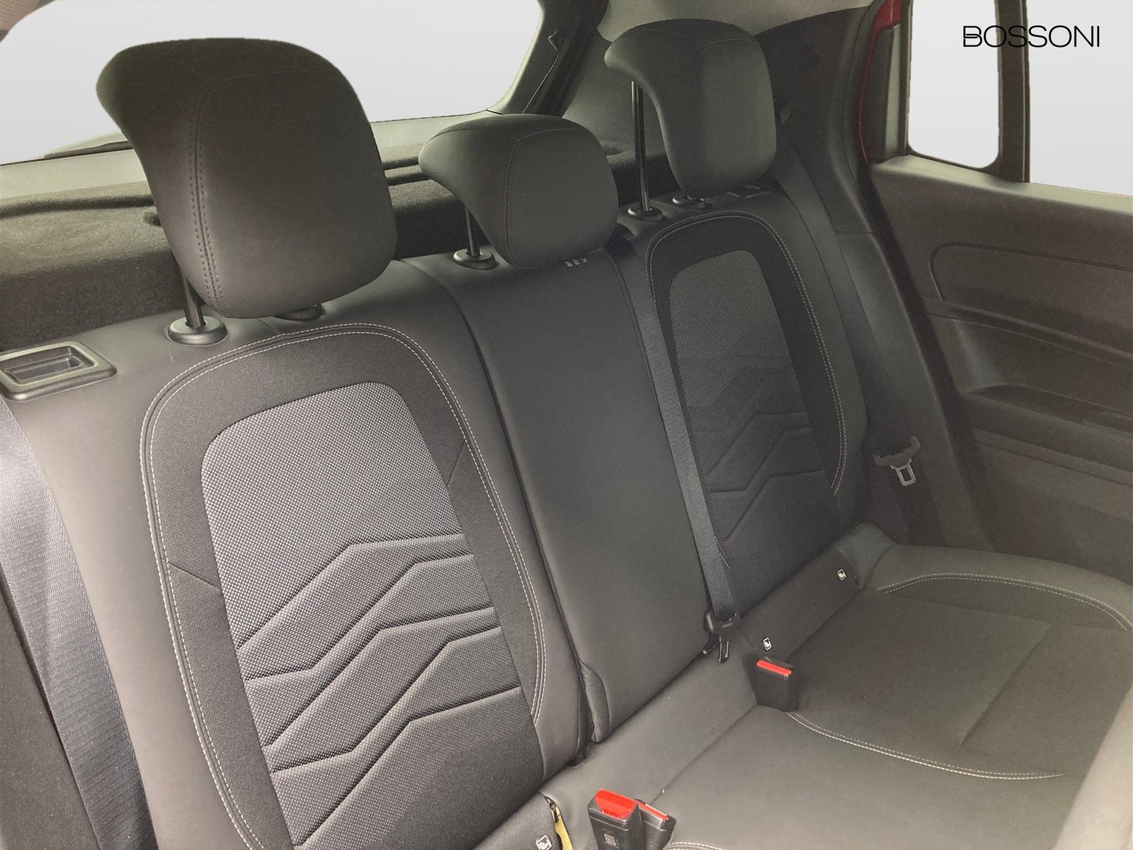 10 - Jeep Avenger 1.2 turbo e-hybrid mhev 110cv summit fwd edct6