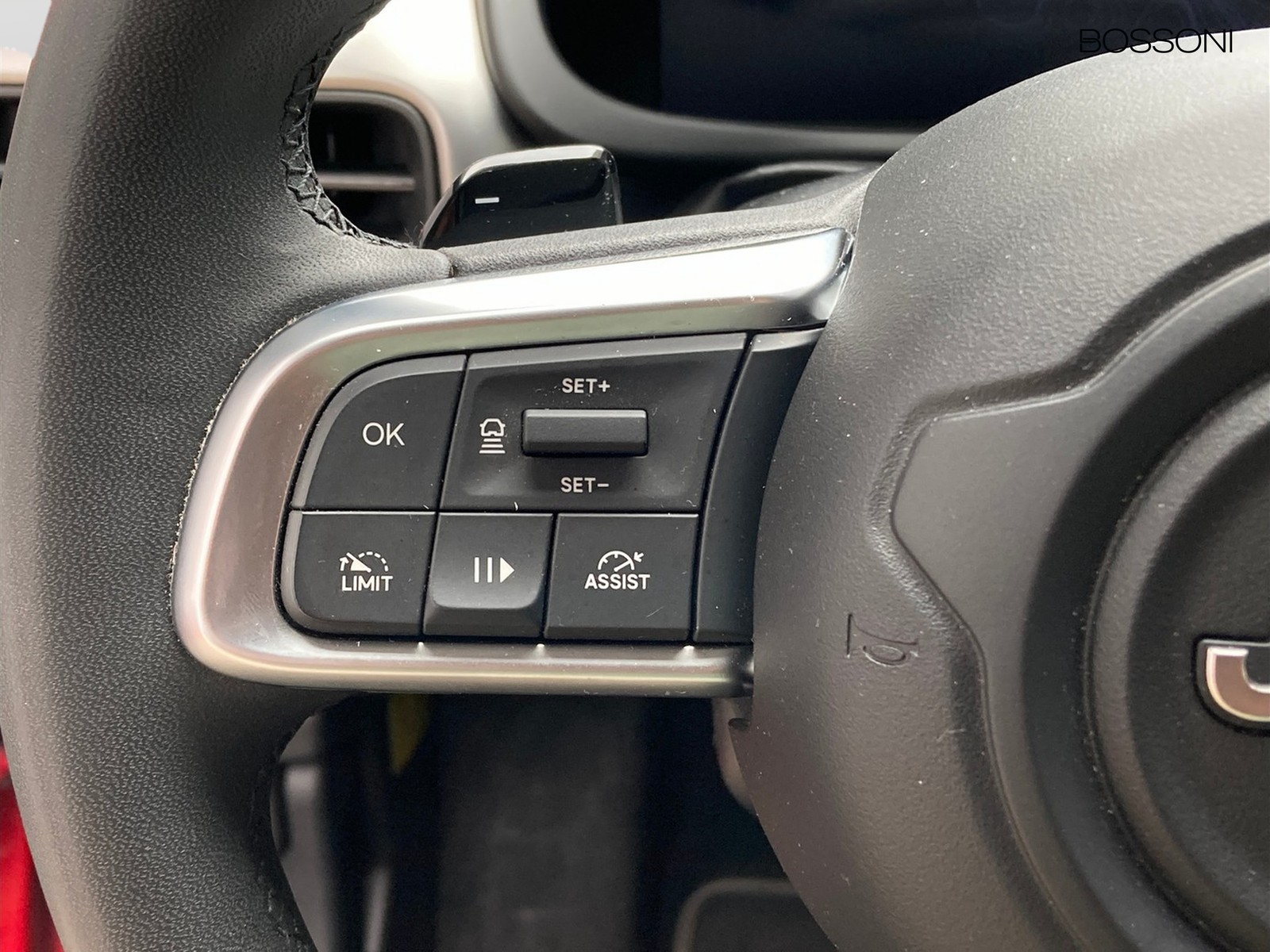 14 - Jeep Avenger 1.2 turbo e-hybrid mhev 110cv summit fwd edct6