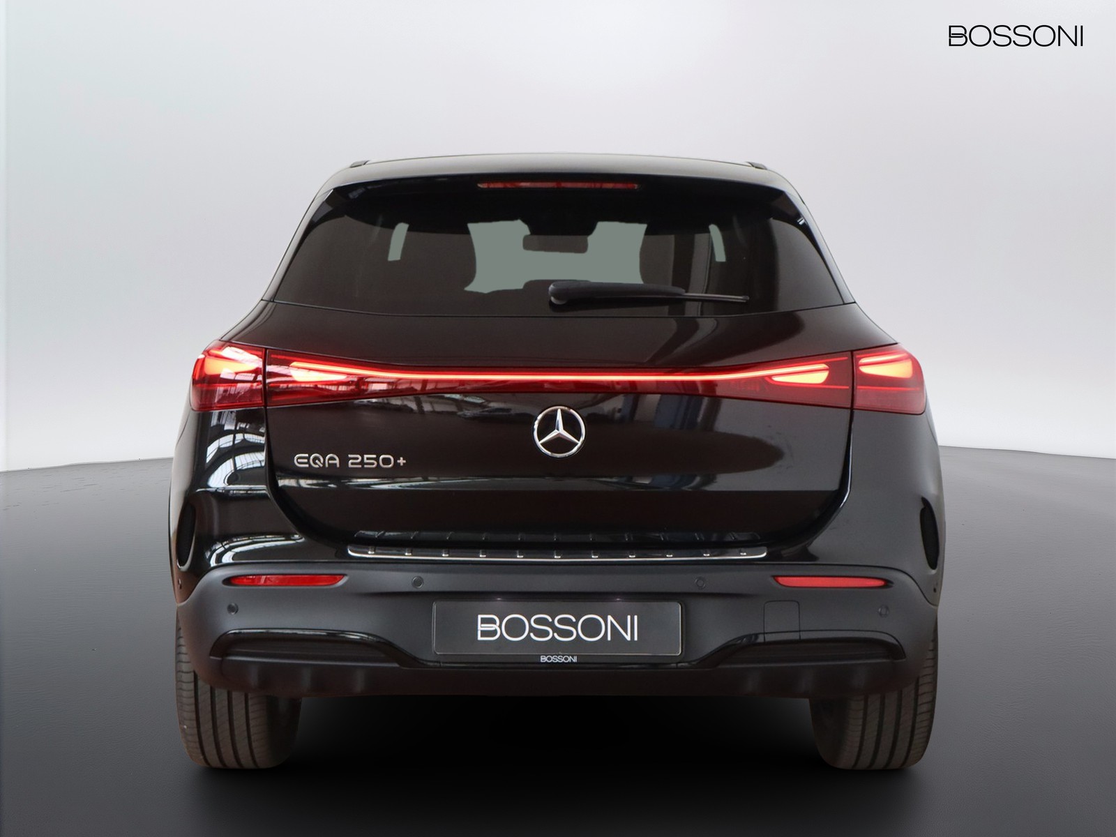 6 - Mercedes EQA 250+ amg line advanced plus