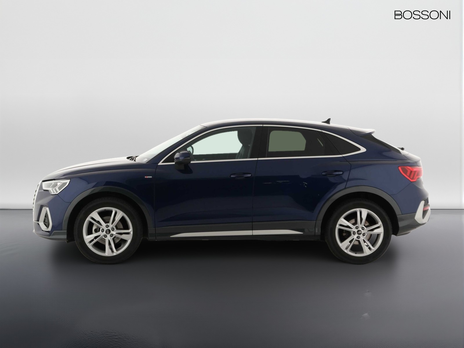 16 - Audi Q3 sportback 35 2.0 tdi s line edition s tronic