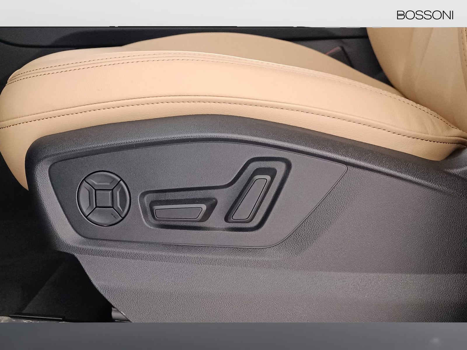26 - Audi Q7 3.0 v6 tdi mhev 231cv business advanced quattro tiptronic 7p.ti