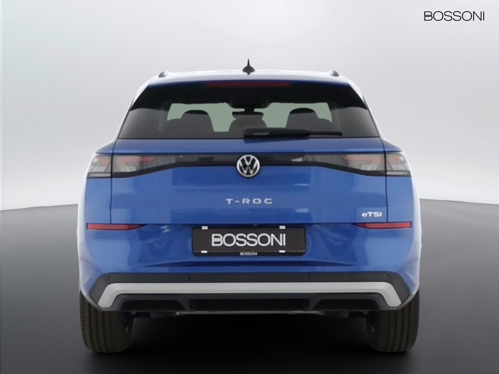 5 - Volkswagen T-Roc 1.5 etsi act 115cv life dsg