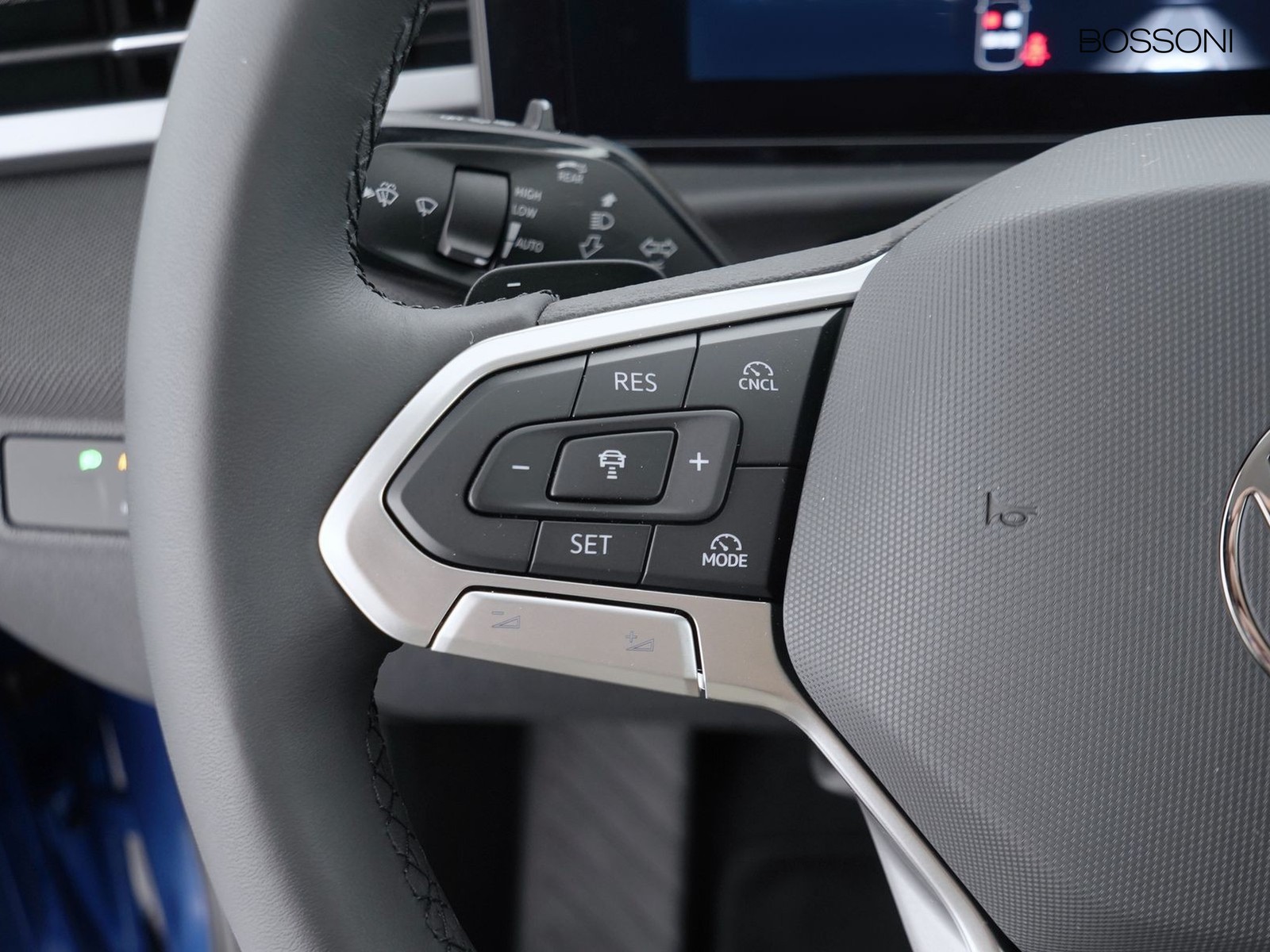24 - Volkswagen T-Roc 1.5 etsi act 115cv life dsg