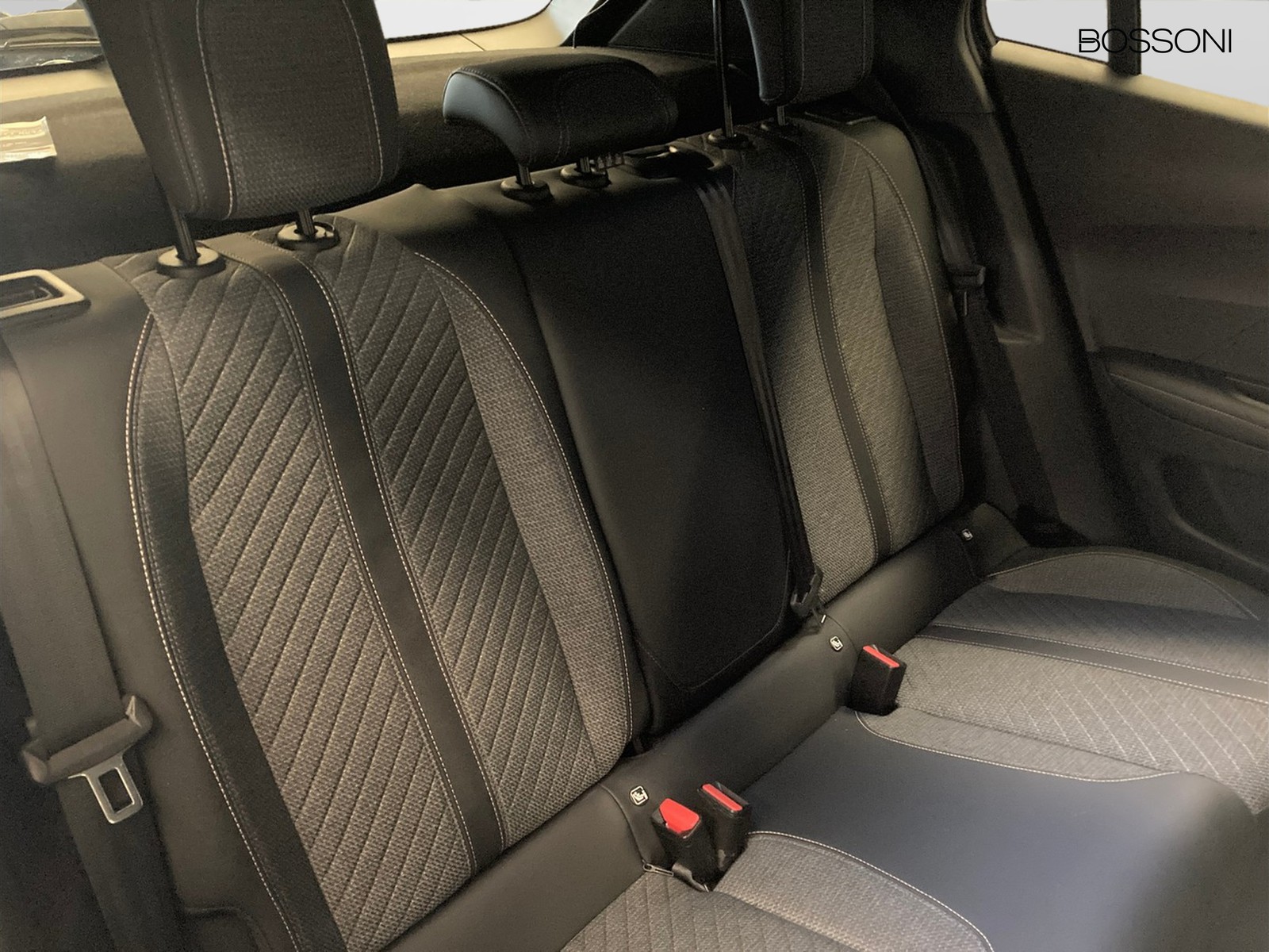 9 - Peugeot 2008 1.5 bluehdi 130cv allure eat8 s&s