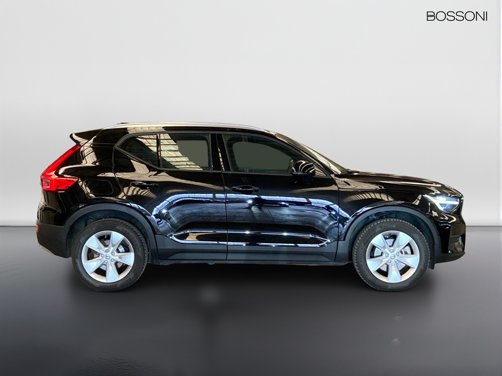 5 - Volvo XC40 2.0 b3 core automatico